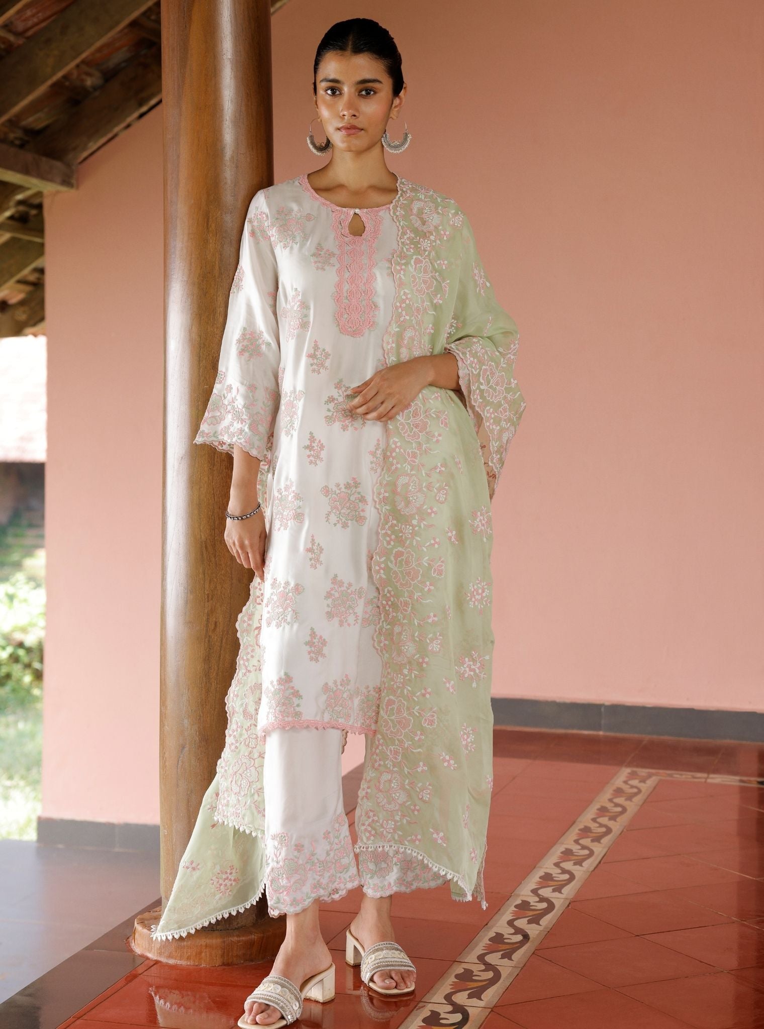 Aari Cupro Satin Off White Kurta Set