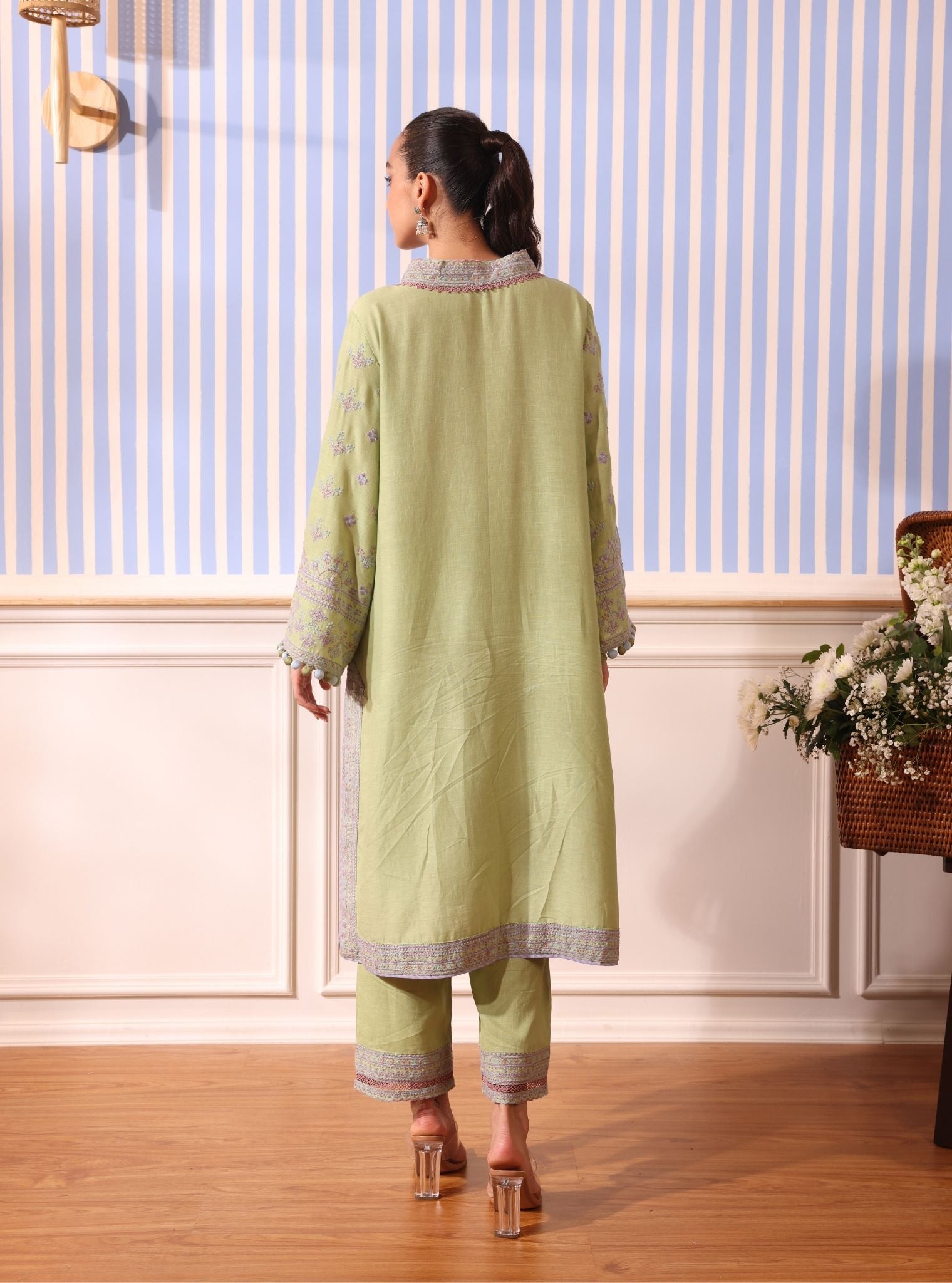 Mulmul Linen Shileh Green Kurta With Mulmul Linen Shileh Green Pant
