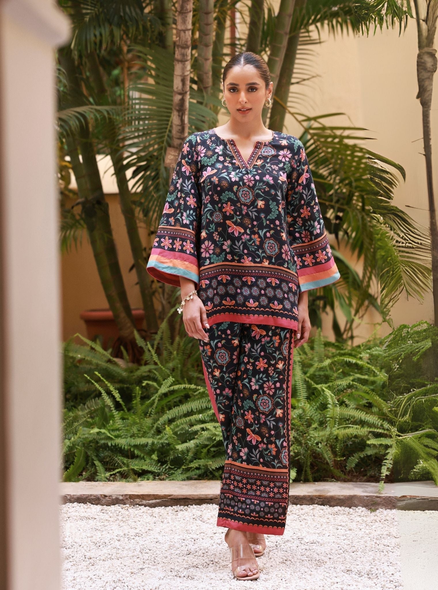 Saurmi Lawn Black Top Set