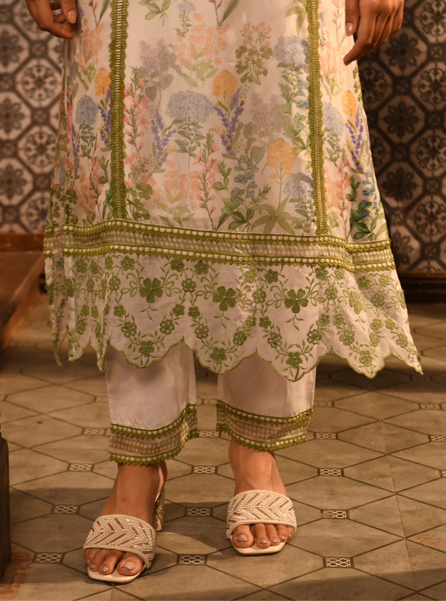 Neda Organza Printed White Kurta Set