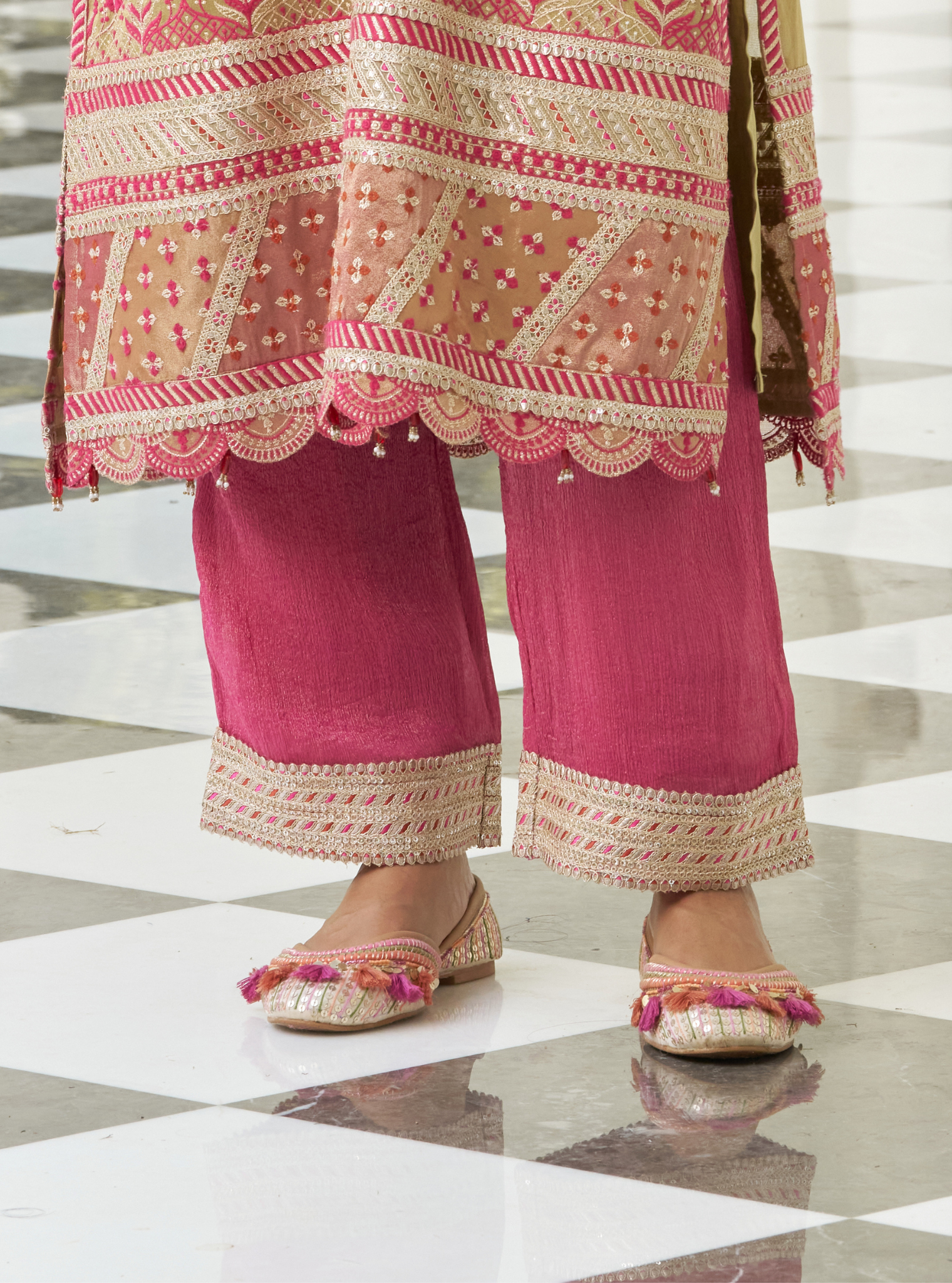 Varadaa Pista Tissue Green Kurta Set