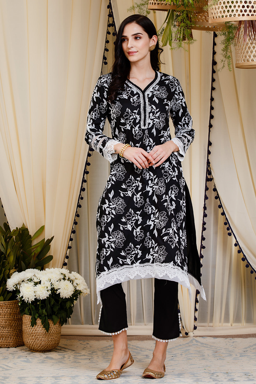 Mulmul Cotton Bianca Kurta With Slit Pyajama