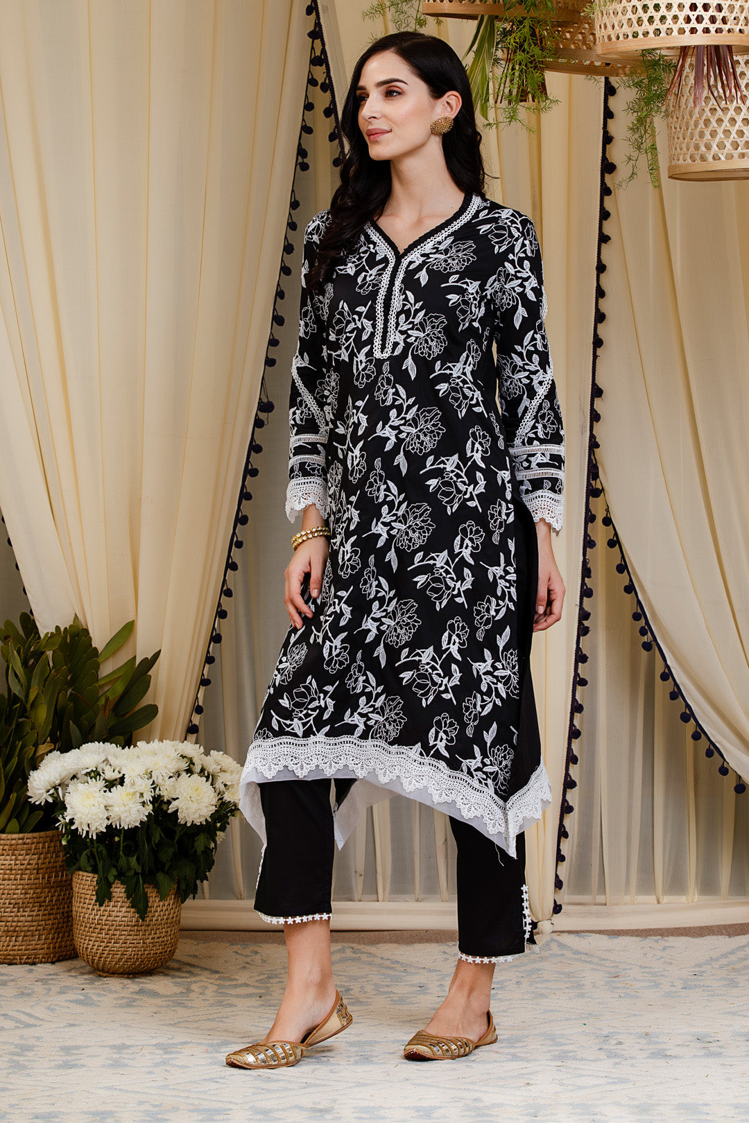 Mulmul Cotton Bianca Kurta With Slit Pyajama