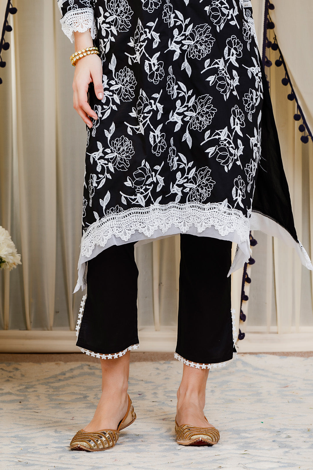 Mulmul Cotton Bianca Kurta With Slit Pyajama