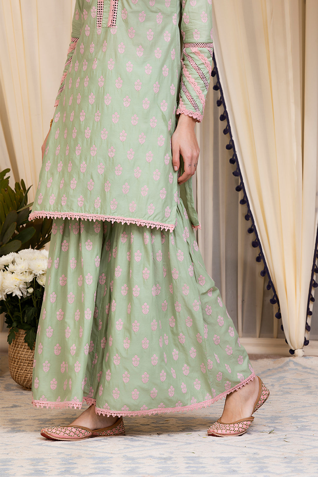 Mulmul Cotton Savina Kurta With Savina Garara