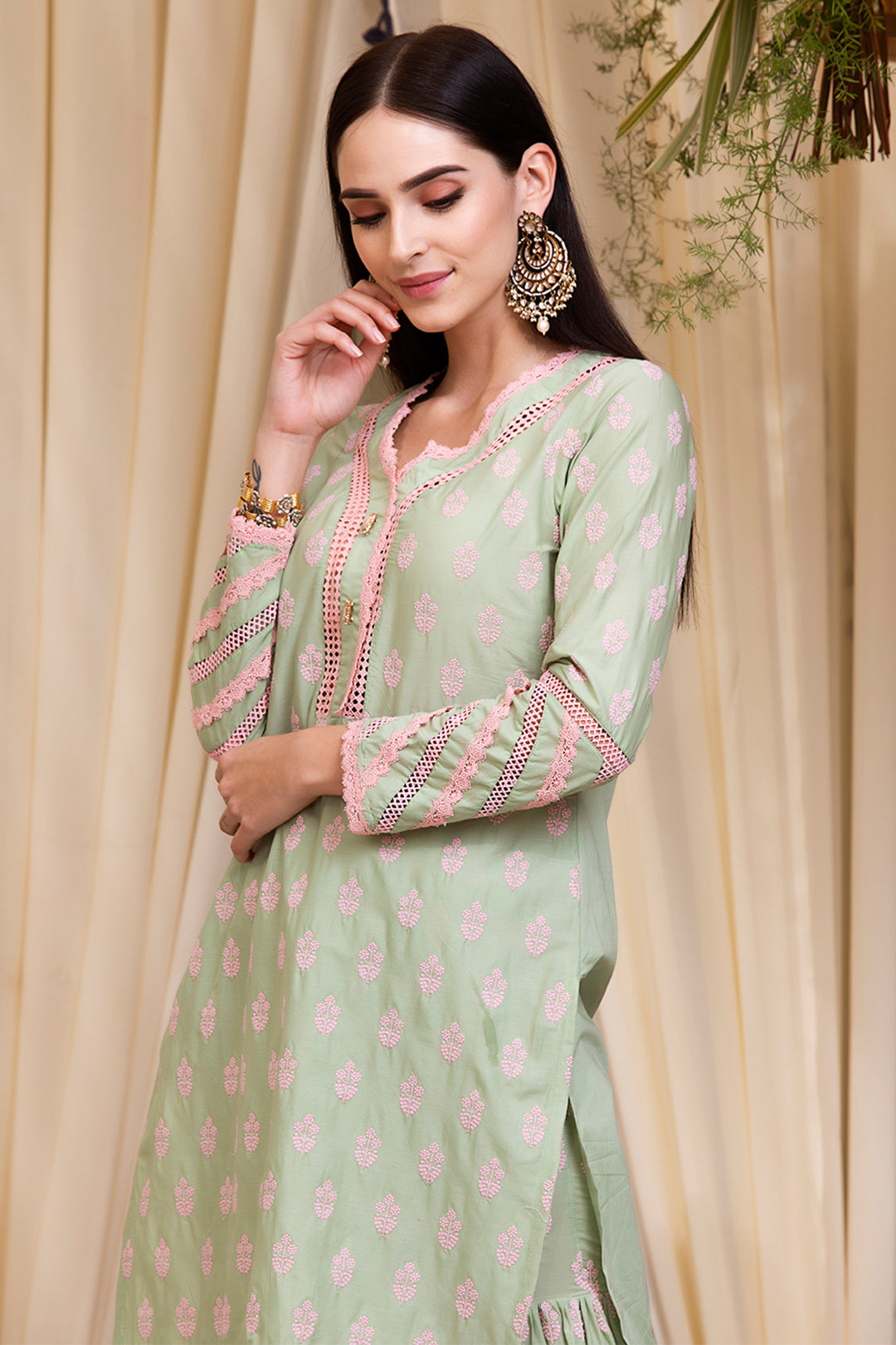 Mulmul Cotton Savina Kurta With Savina Garara