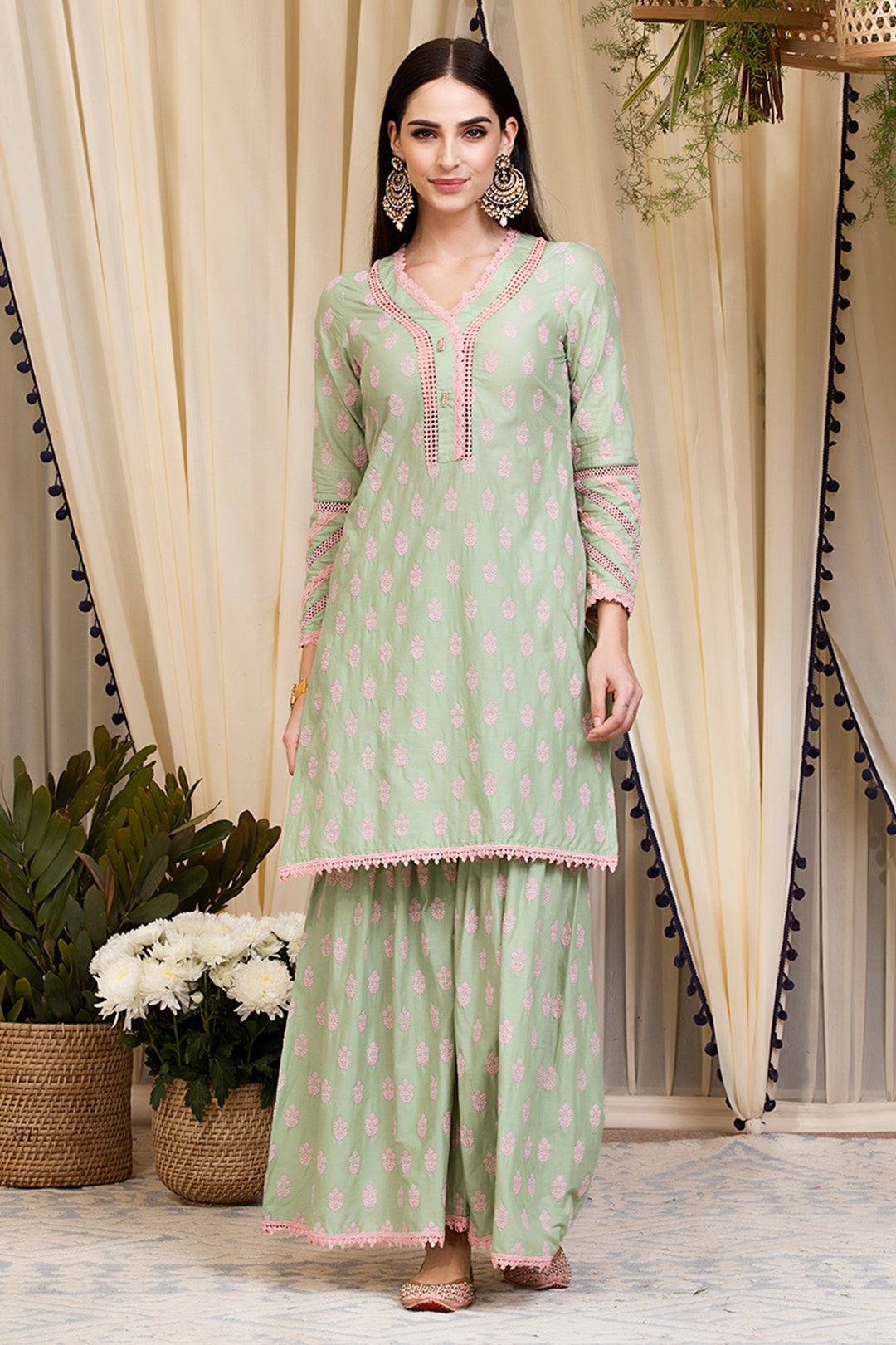 Mulmul Cotton Savina Kurta With Savina Garara
