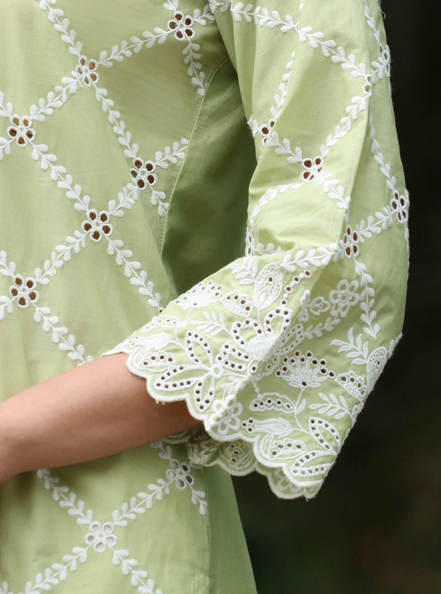 Mulmul Cotton Eesvari Light Green Kurta With Mulmul Cotton Revora White Pant