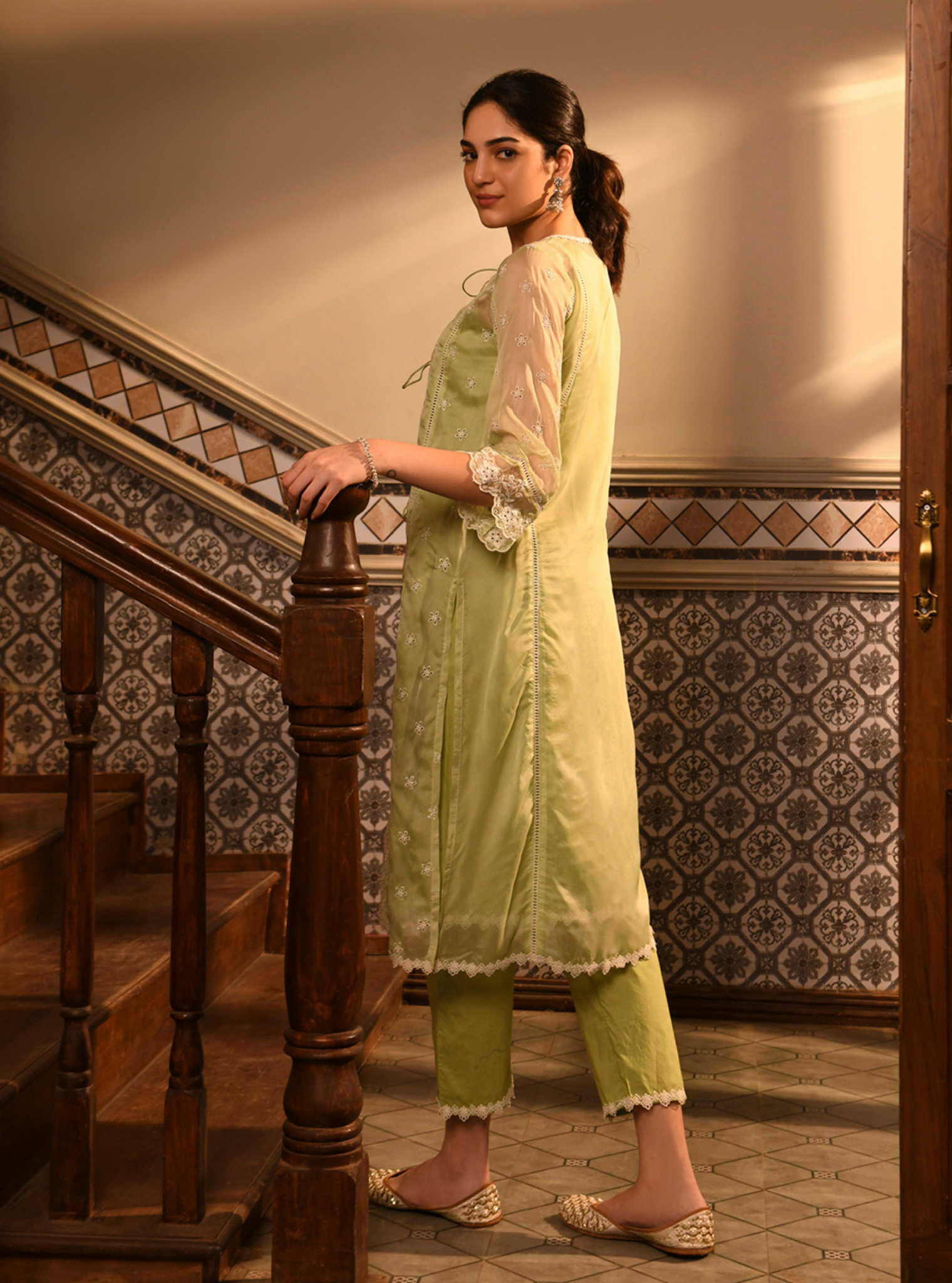 Mulmul Organza Paheli Green Kurta With Mulmul Cotton Paheli Green Pant