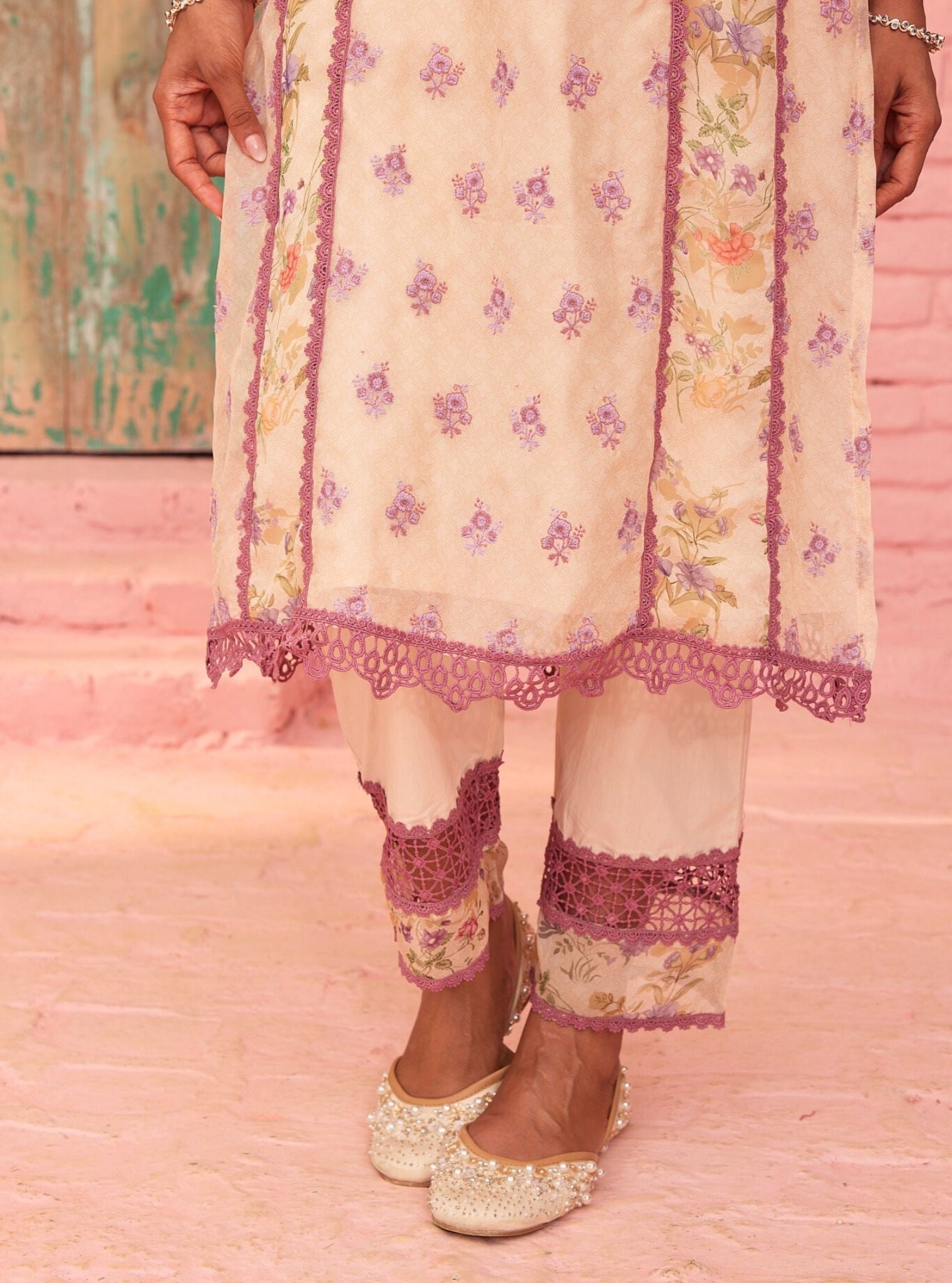 Mulmul Organza Printed Alwen Off White Kurta With Mulmul Cotton Alwen Off White Pant