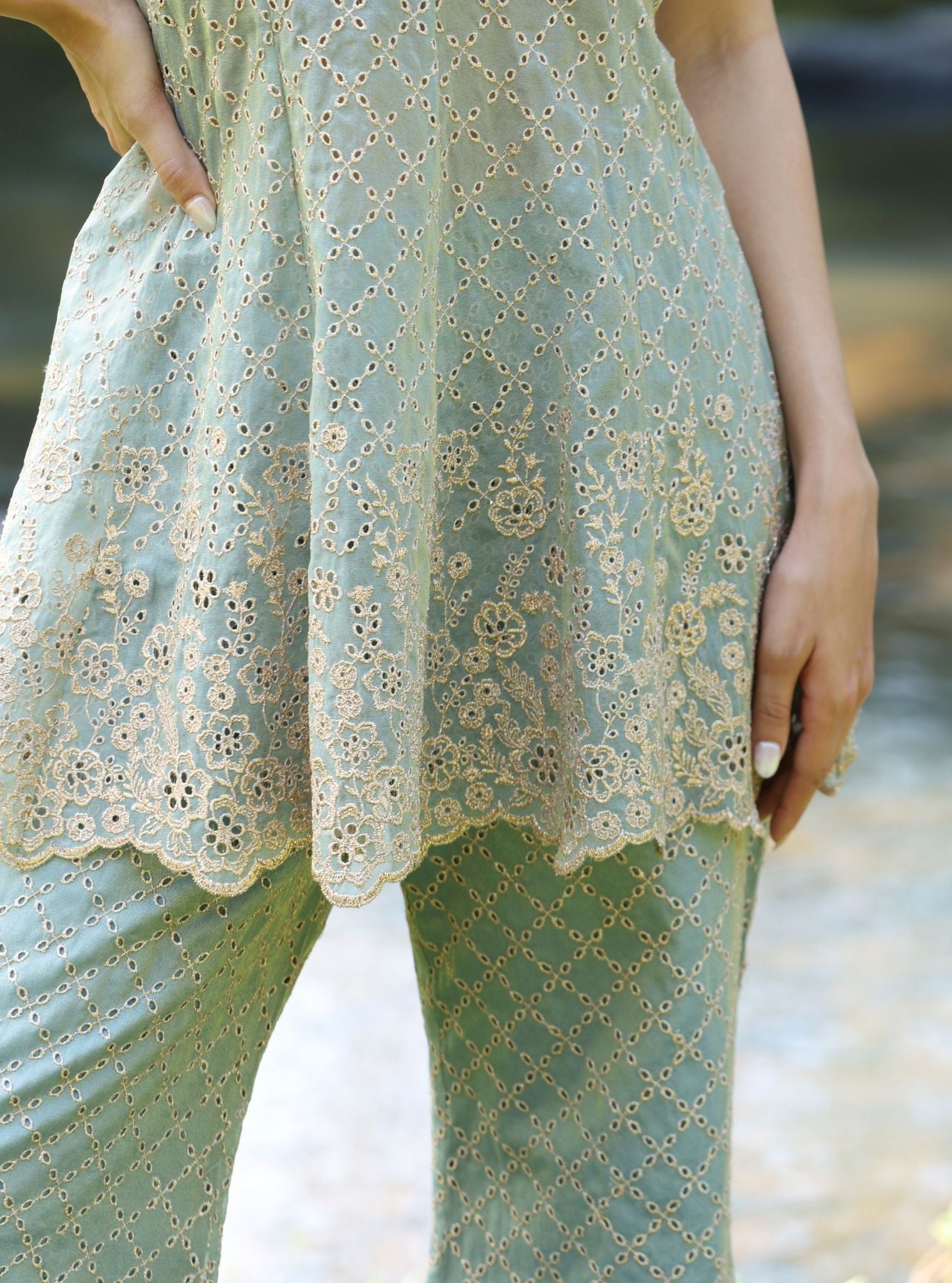 Araj Royal Tissue Blue Top Set