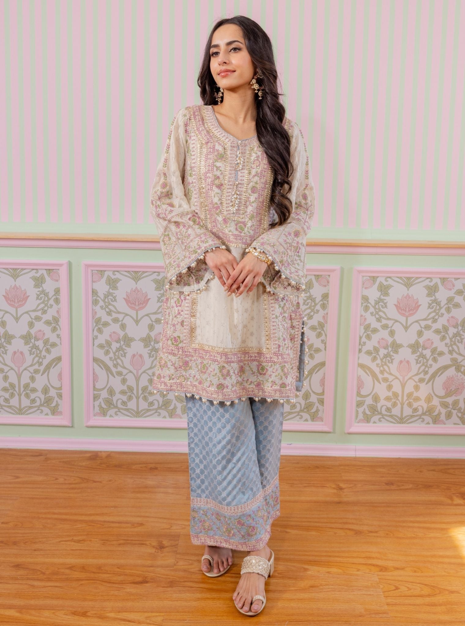 Mulmul Banarsi Mangal Off White Kurta With Mulmul Banarsi Mangal Blue Pant
