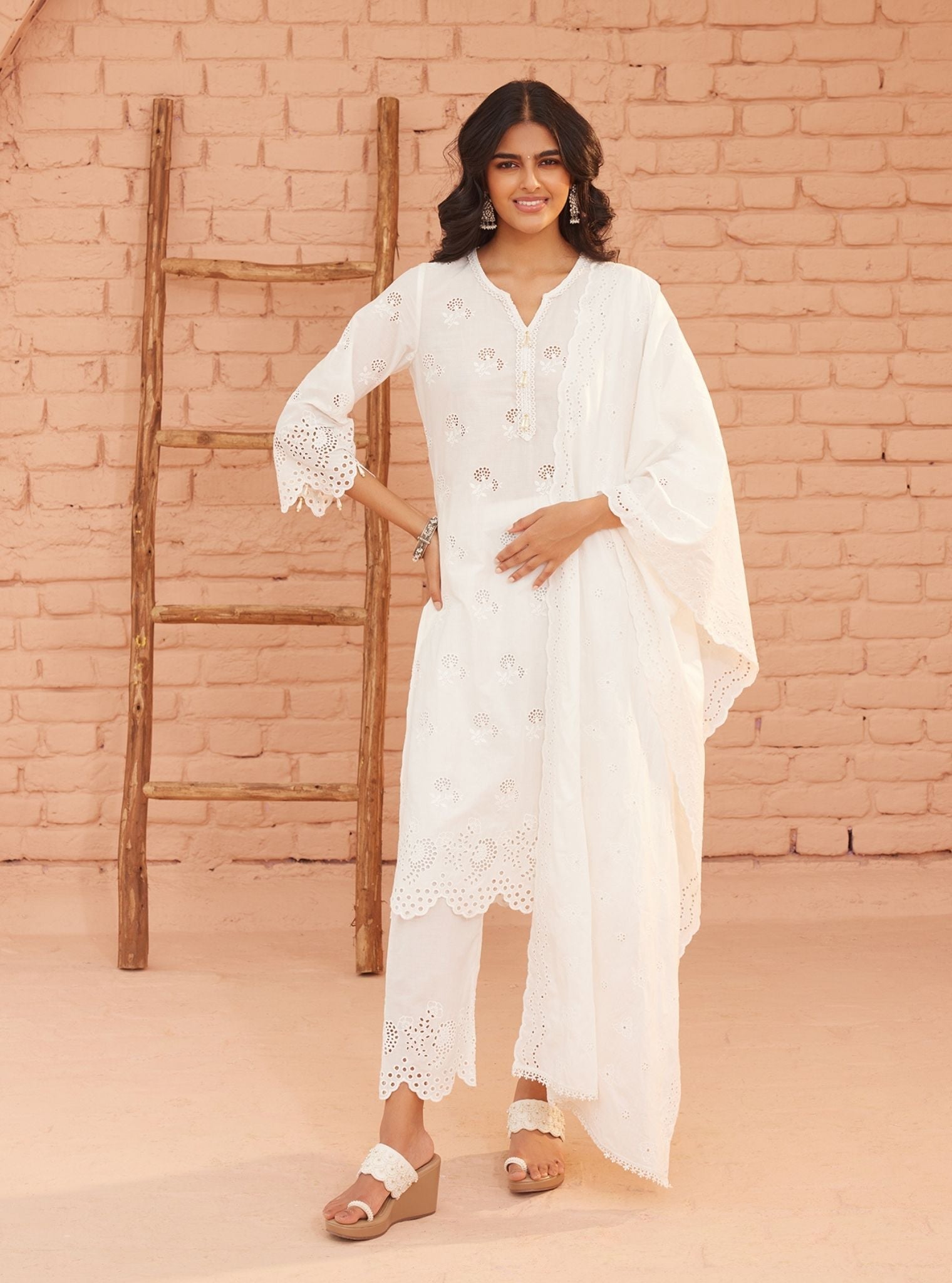 Mulmul Cotton Dahna White Kurta With Mulmul Cotton Dahna White Pant