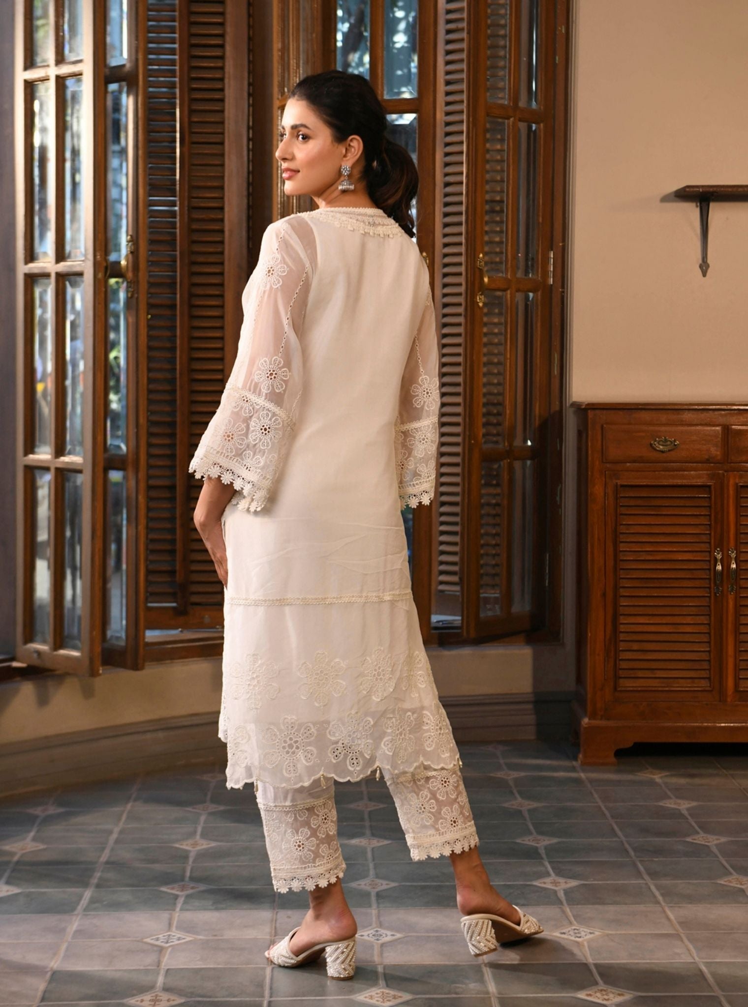 Mulmul Organza Bita White Kurta With Mulmul Cotton Bita White Pant