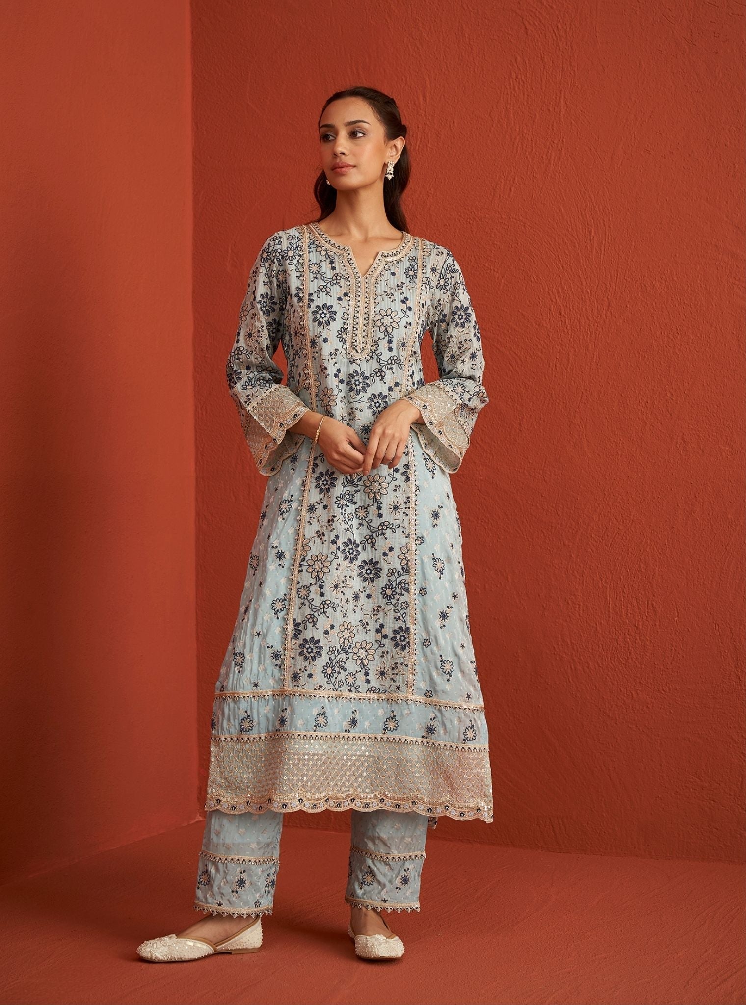 Mulmul Banarsi Lalisa Light Blue Kurta With Mulmul Banarsi Lalisa Light Blue Pant