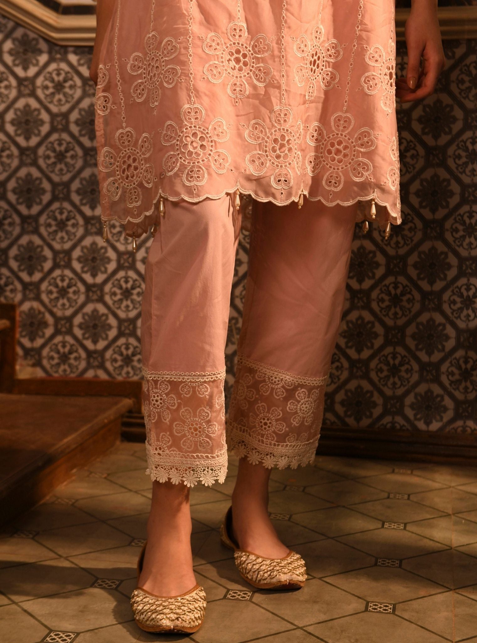 Mulmul Organza Bita Pink Kurta With Mulmul Cotton Bita Pink Pant