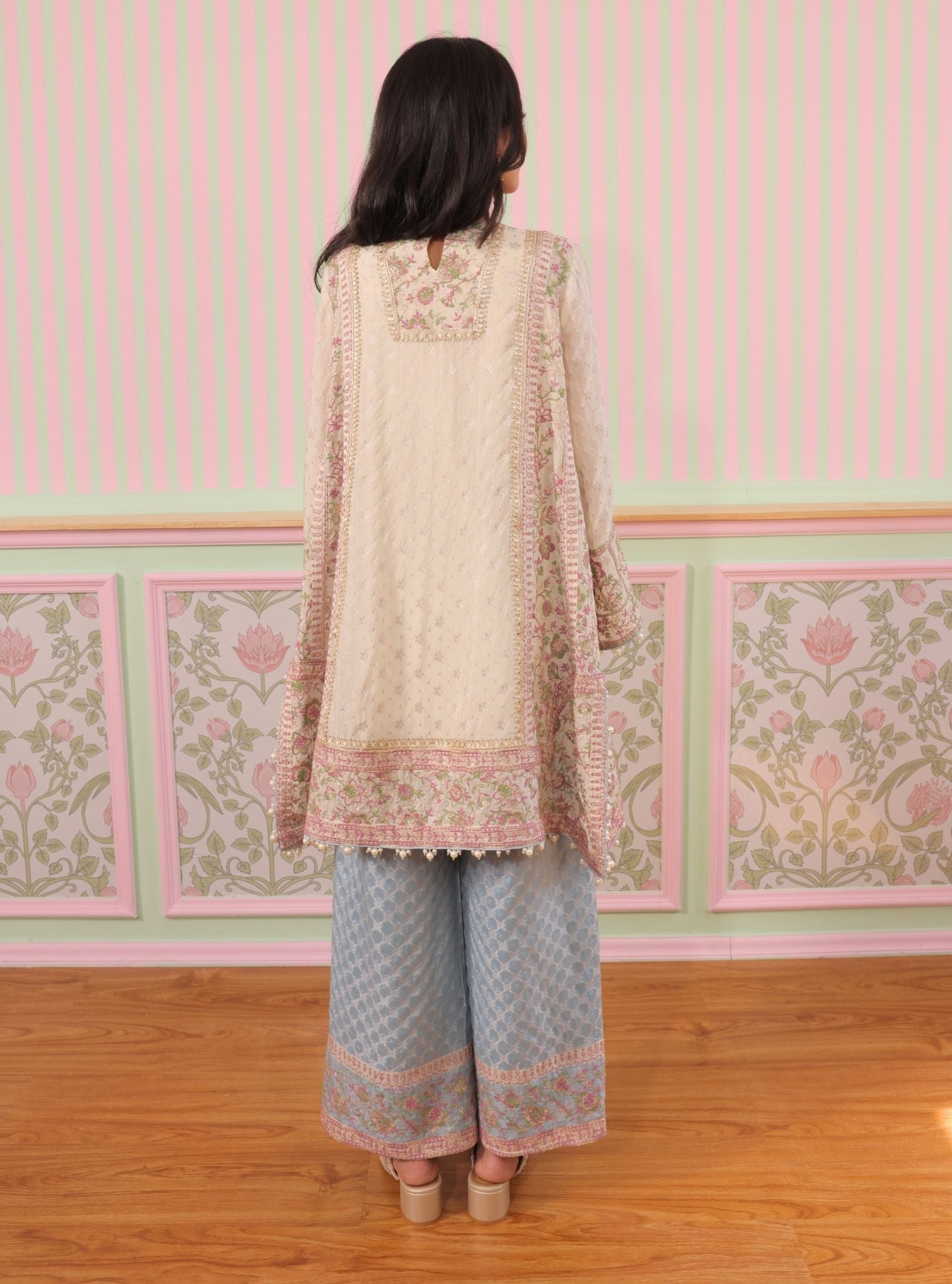 Mulmul Banarsi Mangal Off White Kurta With Mulmul Banarsi Mangal Blue Pant
