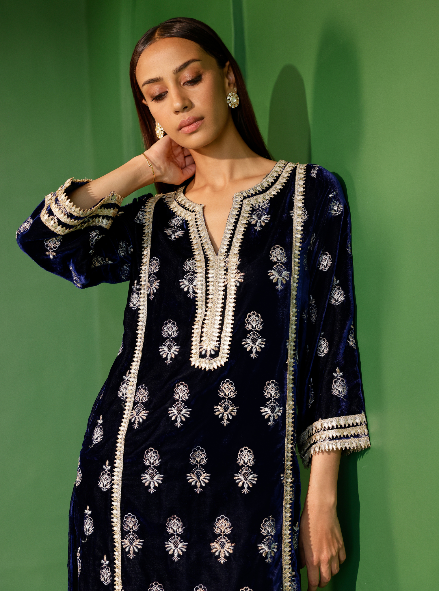 Mulmul Velvet Kumani Navy Kurta With Mulmul Velvet Kumani Navy Pant