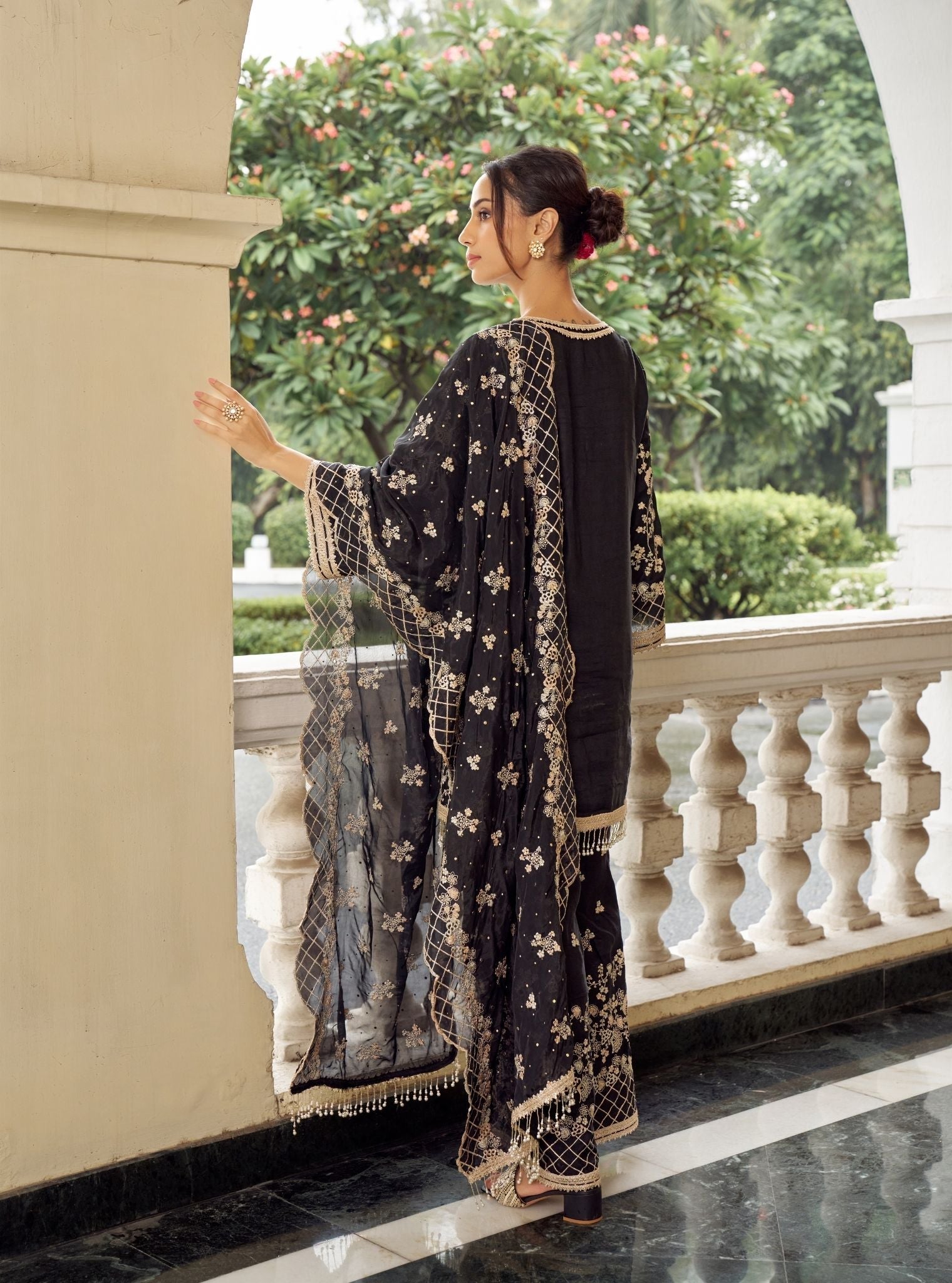 Manwa Linen Satin Black Kurta Set