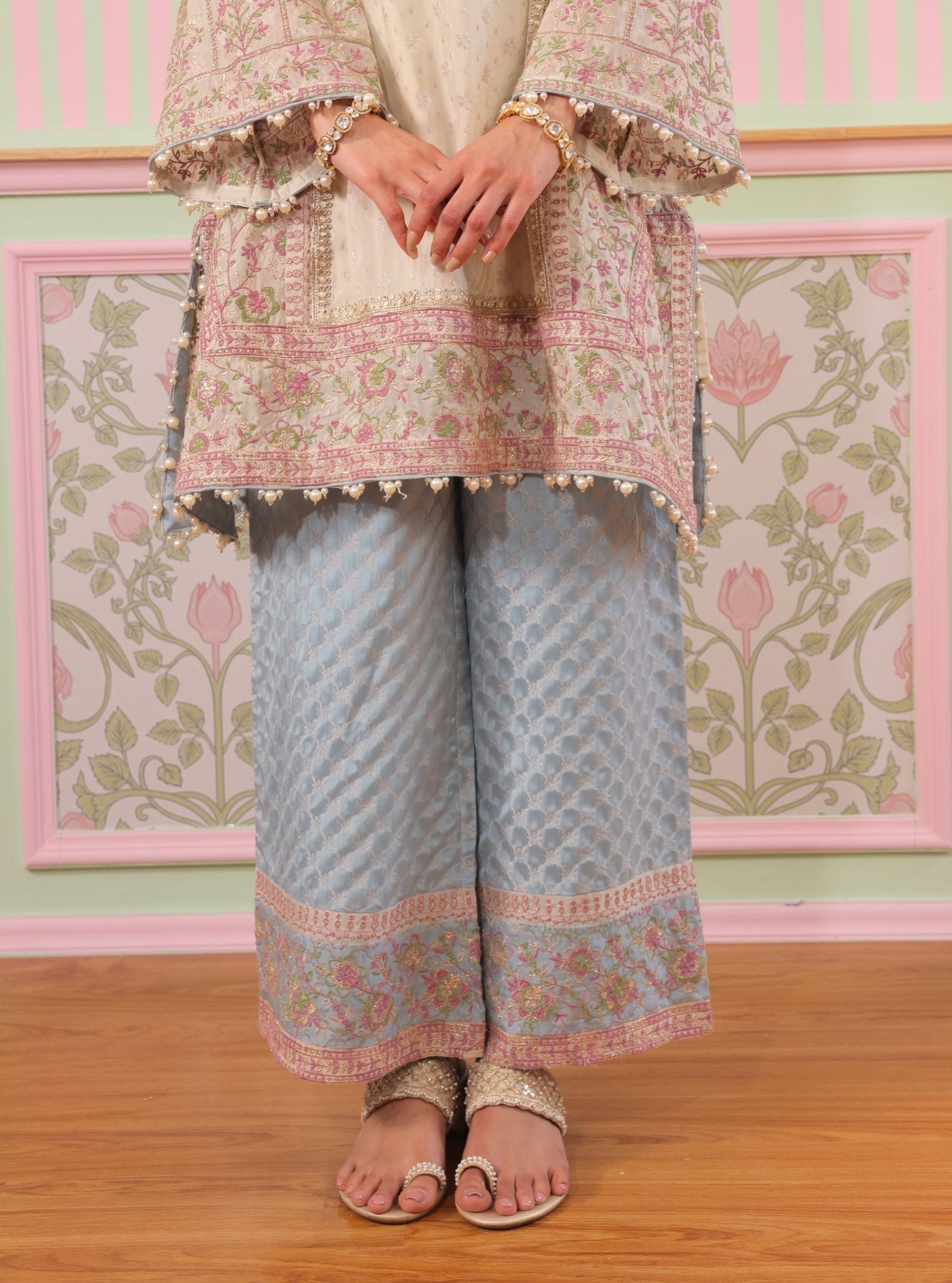 Mulmul Banarsi Mangal Off White Kurta With Mulmul Banarsi Mangal Blue Pant