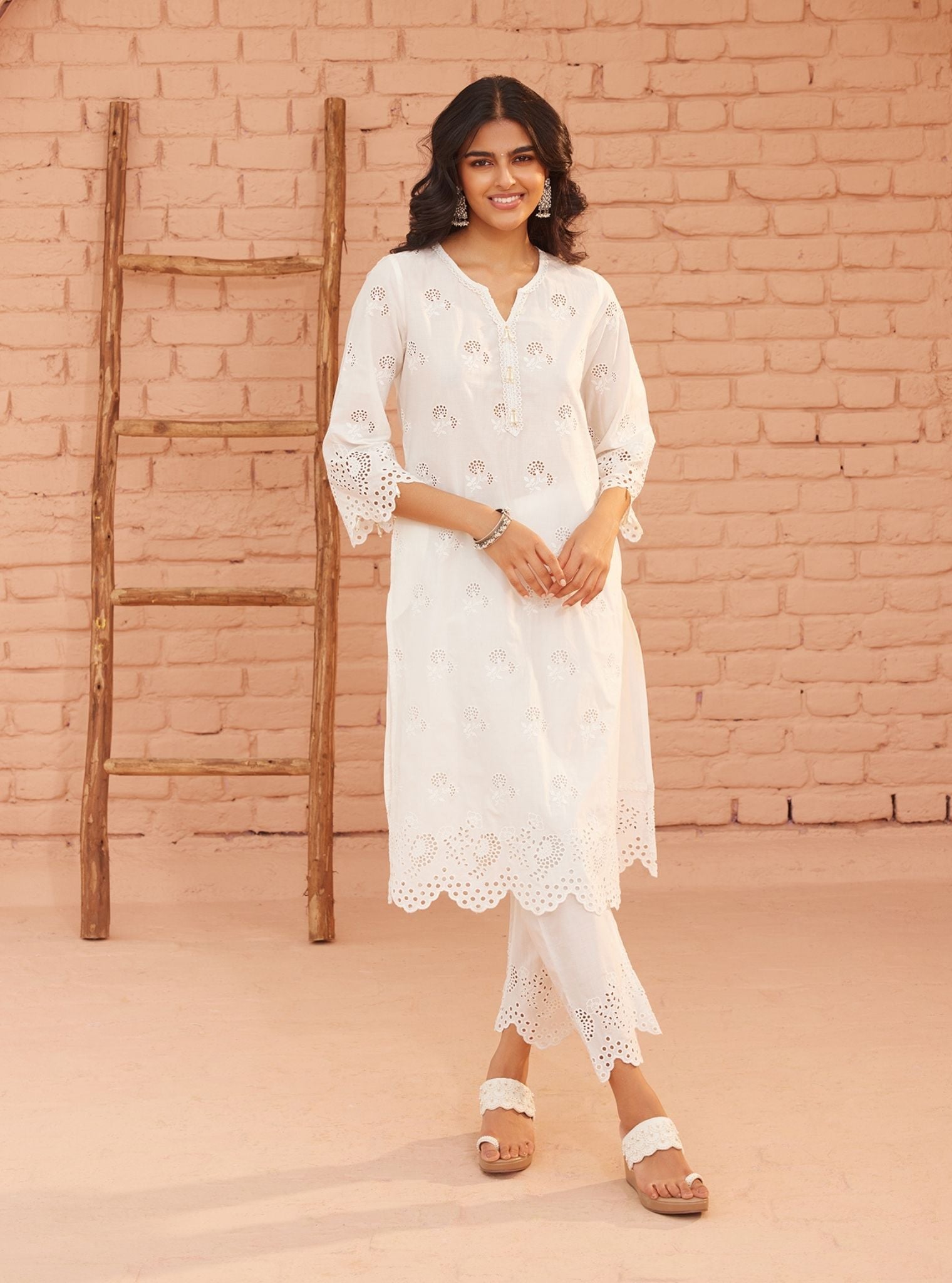 Mulmul Cotton Dahna White Kurta With Mulmul Cotton Dahna White Pant