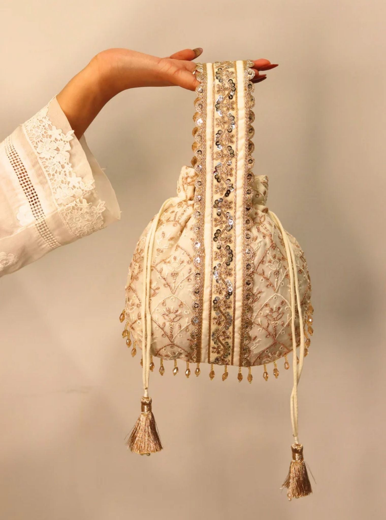 Mulmul Sawaari Off White Potli Bag