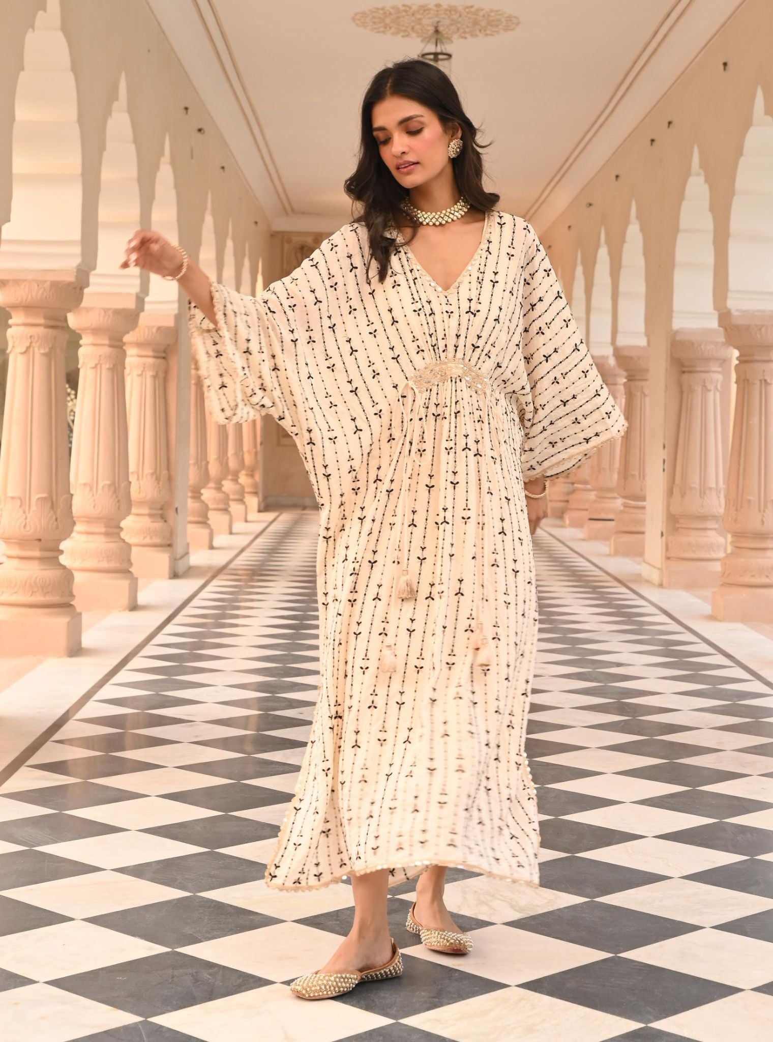 Mumul Crepe Gul Off White Kaftan