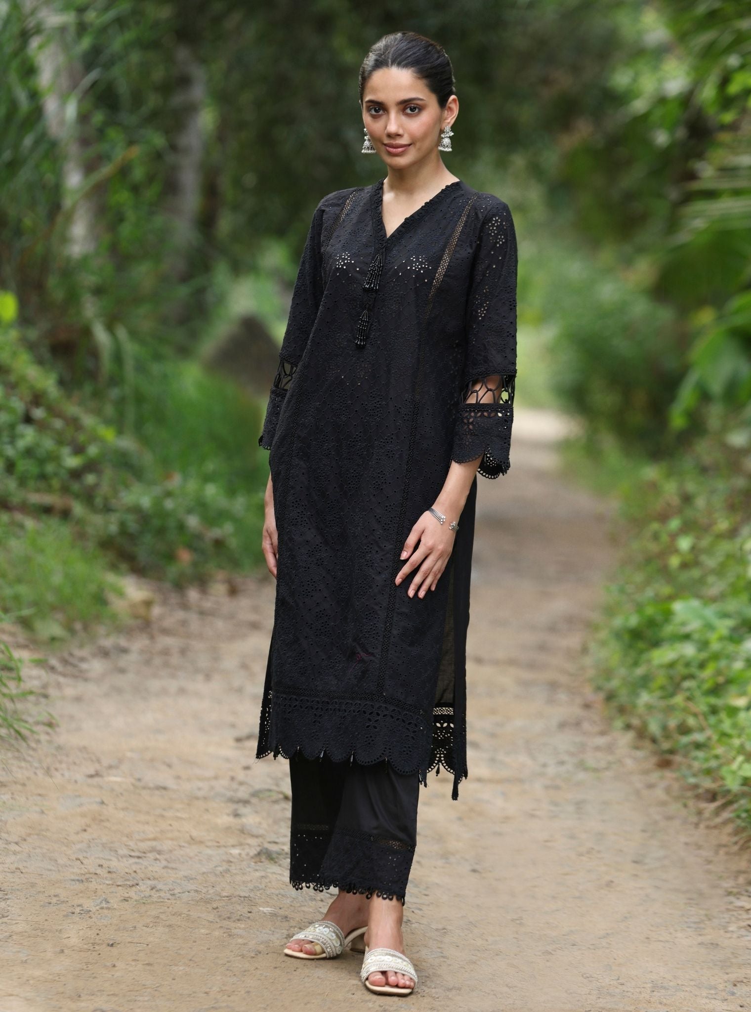 Mulmul Cotton Aaira Black Kurta With Mulmul Cotton Aaira Black Pant