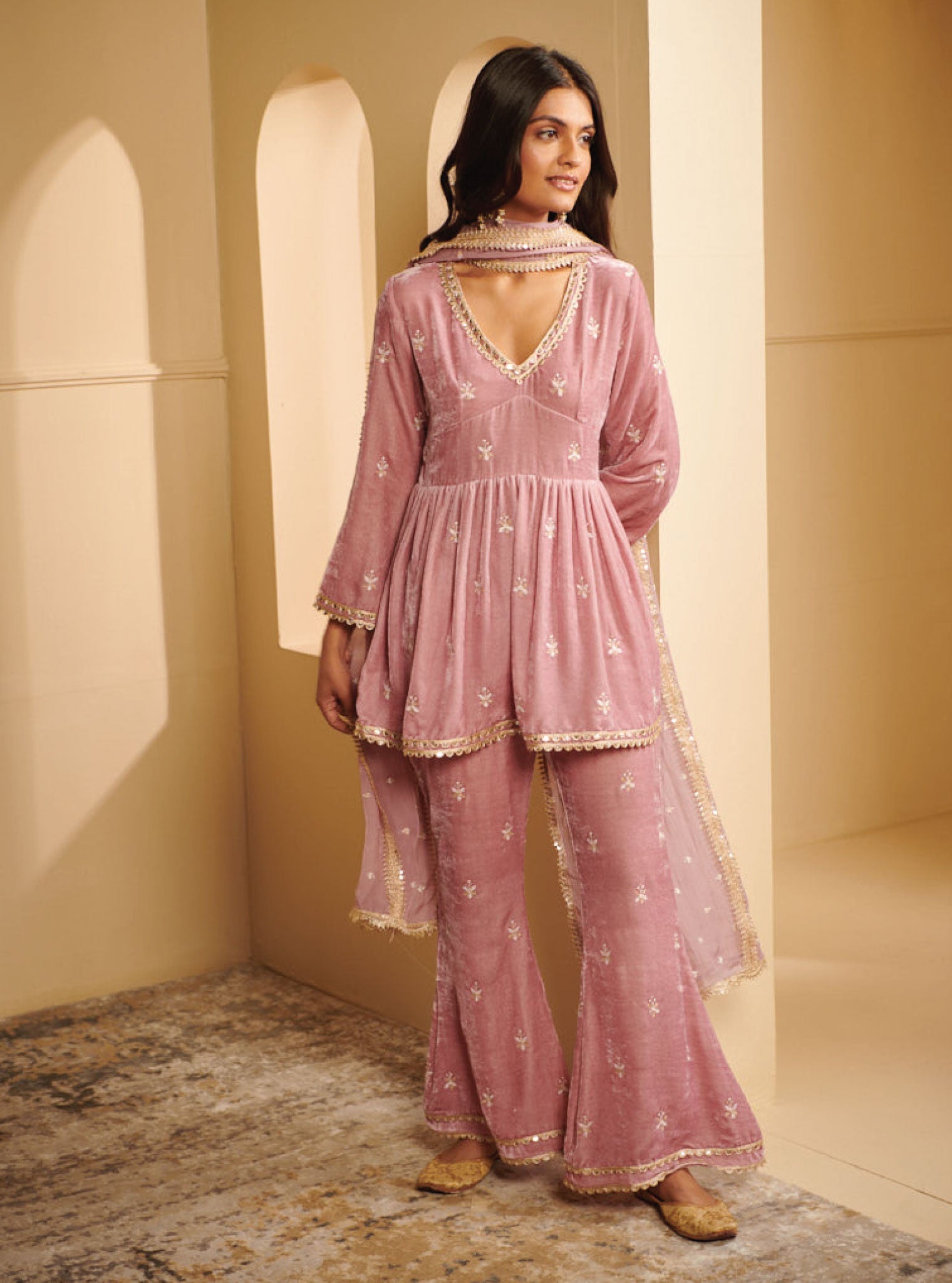 Mulmul Velvet Mysa Lilac Kurta With Mysa Lilac Pant