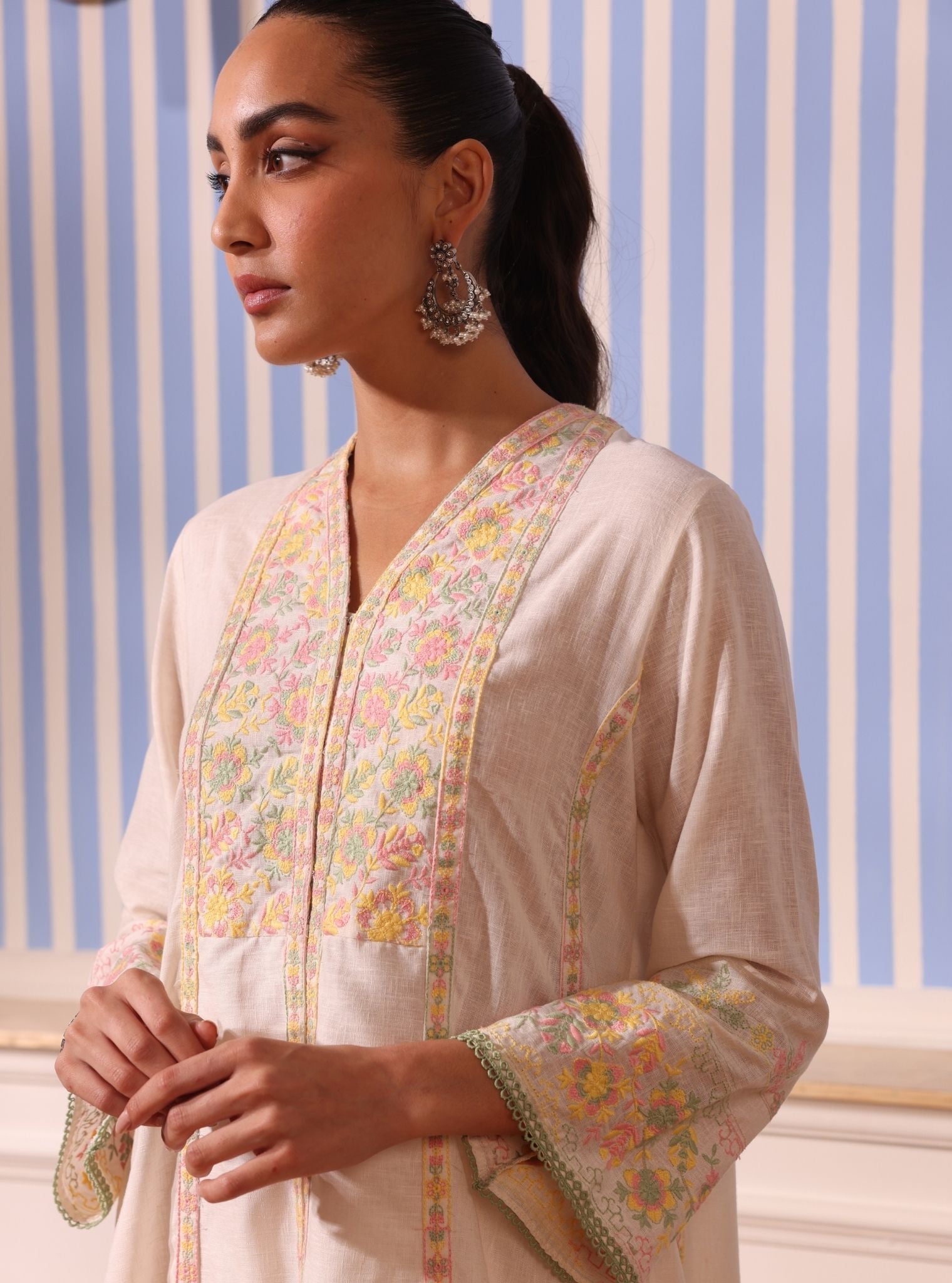 Mulmul Linen Siti White Kurta With Mulmul Linen Siti White Pant