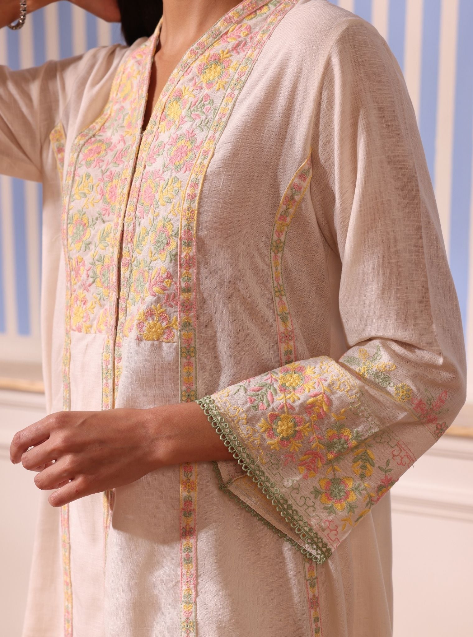 Mulmul Linen Siti White Kurta With Mulmul Linen Siti White Pant