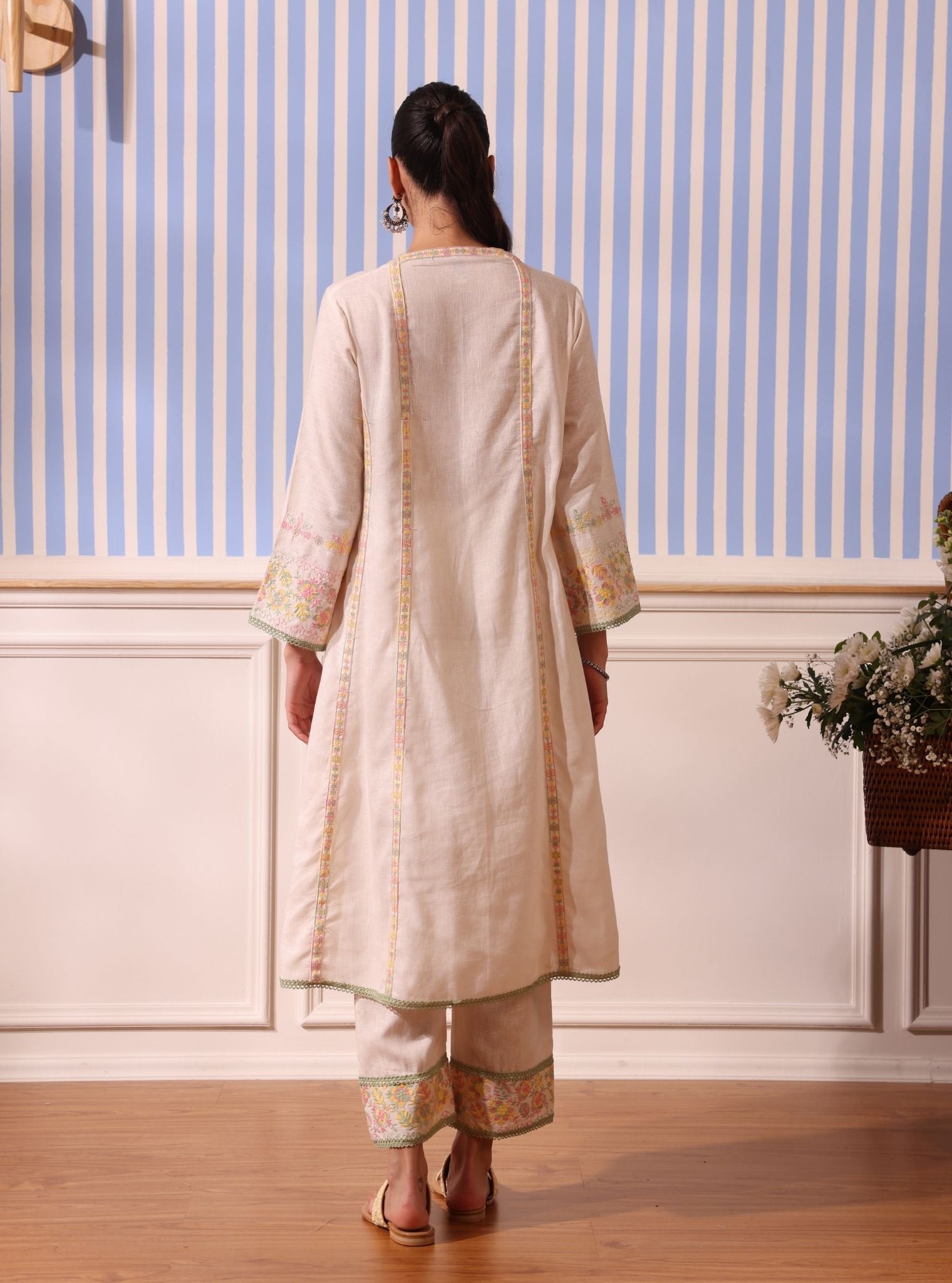 Mulmul Linen Siti White Kurta With Mulmul Linen Siti White Pant