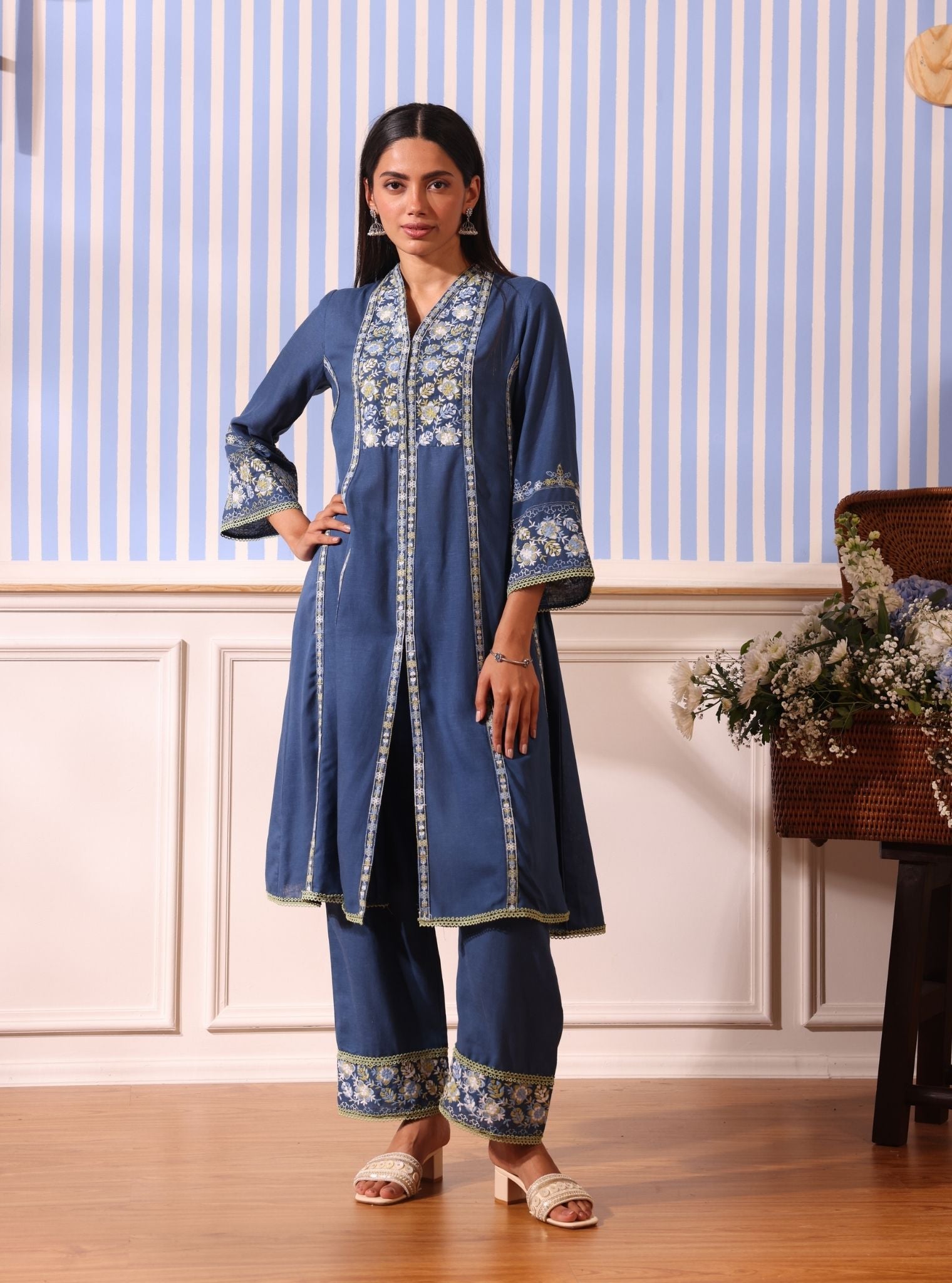 Mulmul Linen Siti Navy Kurta With Mulmul Linen Siti Navy Pant