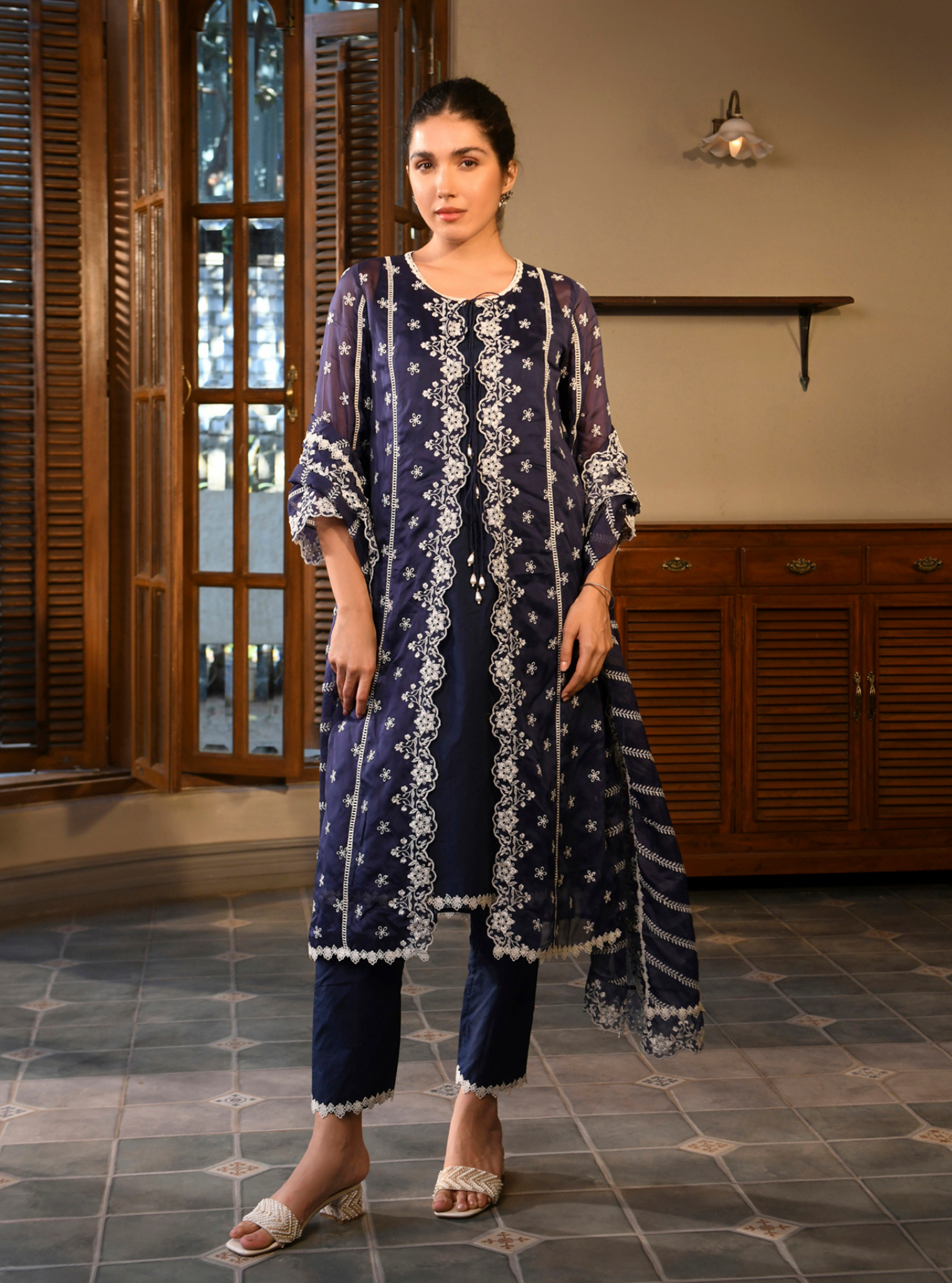 Mulmul Organza Paheli Navy Kurta With Mulmul Cotton Paheli Navy Pant