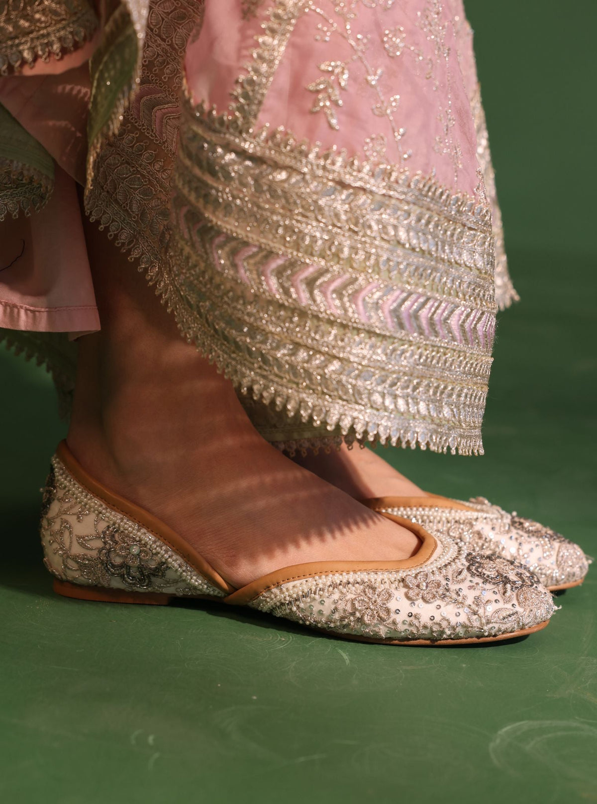 Mumul Nimrah Silver Vegan Jutti