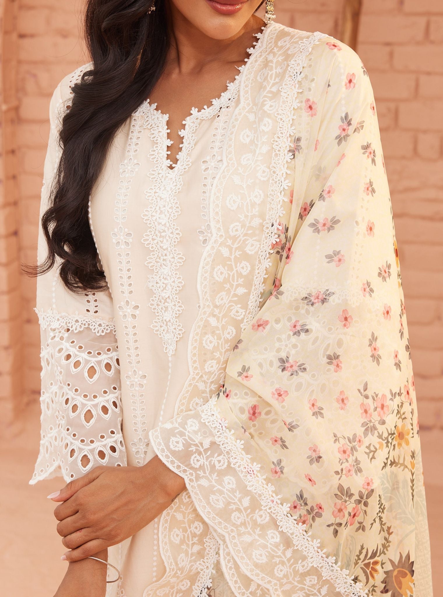 Mulmul Pima Vachi Off White Kurta with Mulmul Pima Vachi Off White Pant