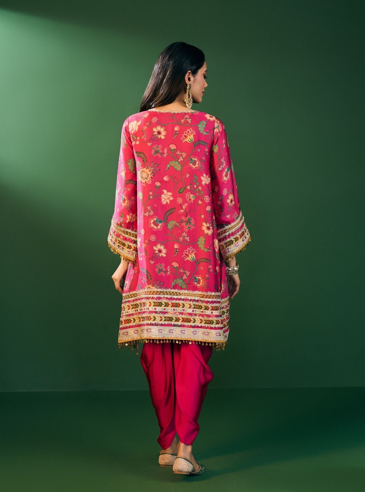 Sahi Cupro Satin Printed Fuchsia Kurta with Fuchsia Salwar Set
