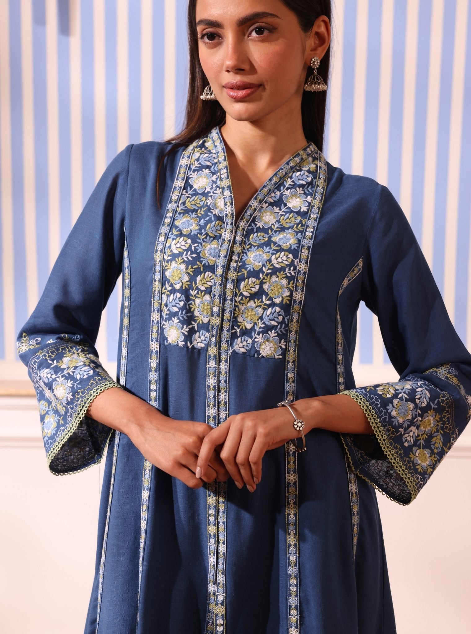 Mulmul Linen Siti Navy Kurta With Mulmul Linen Siti Navy Pant