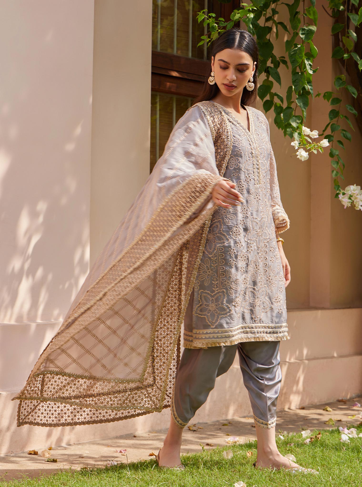 Mulmul Organza Ekani Grey Kurta with Mulmul Cupro Ekani Grey Salwar