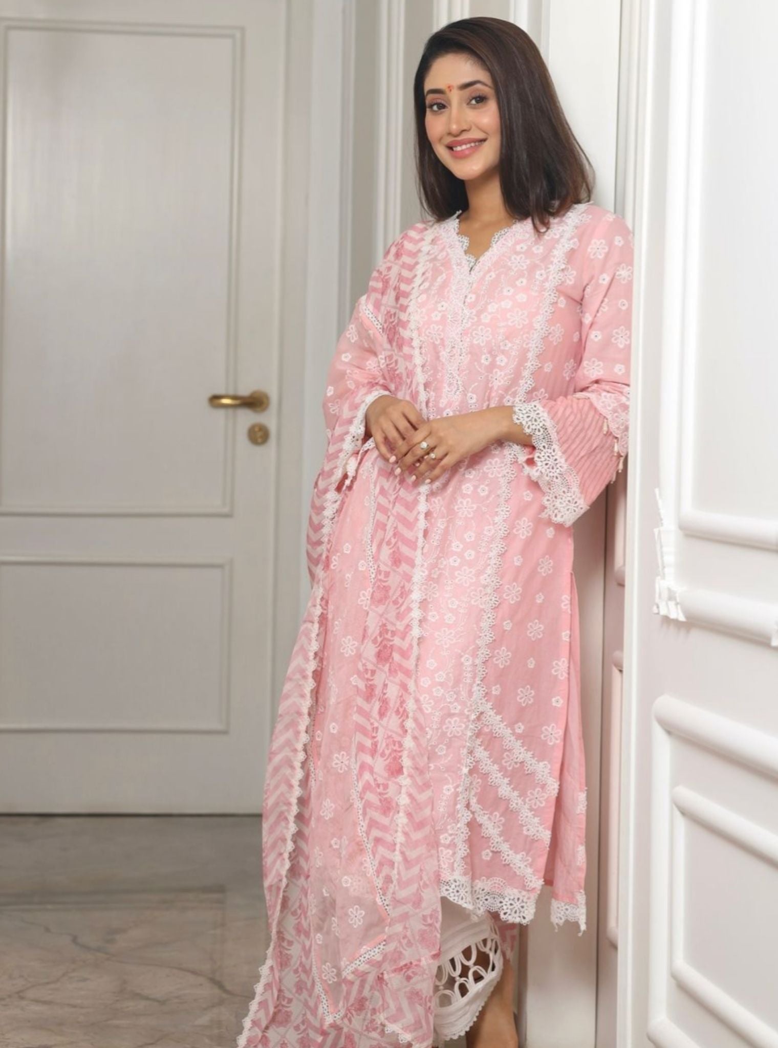 Mulmul Cotton Adhira Pink Kurta With Mulmul Cotton Fiza White Pant