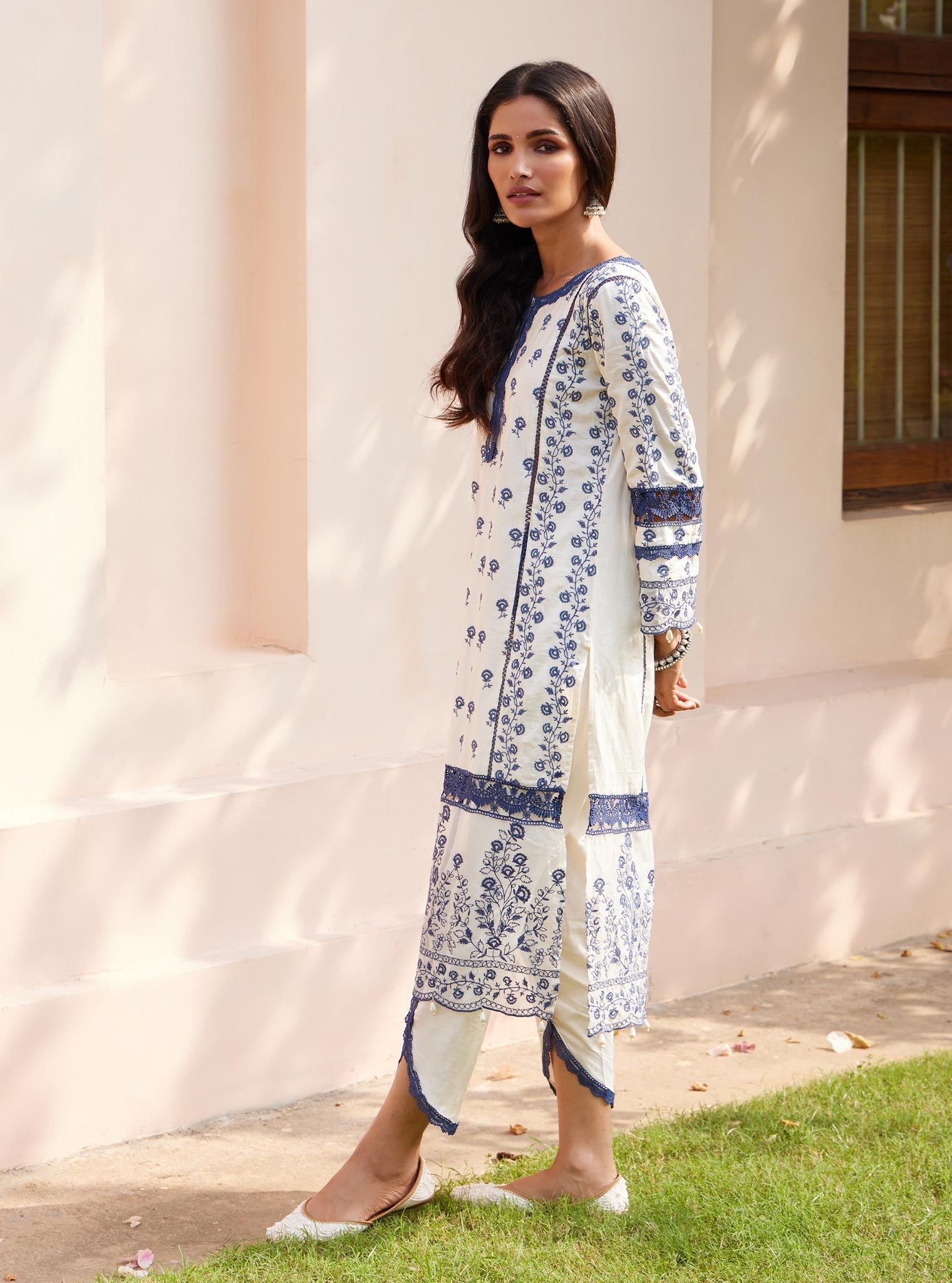 Mulmul Pima Svasti Off white Kurta with Mulmul Pima Svasti Off white Pant