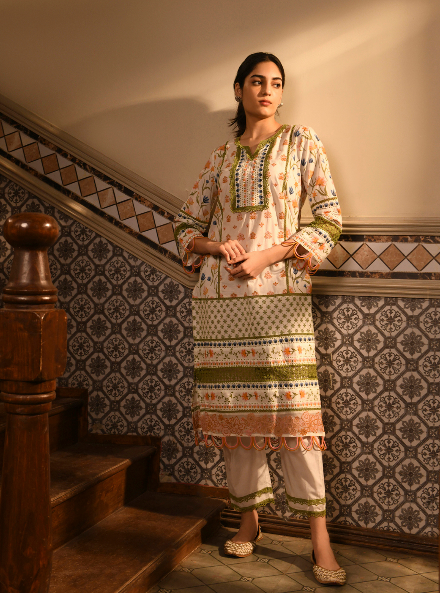 Mulmul Cotton Sanny White Printed Kurta With Mulmul Cotton Sanny White Pant