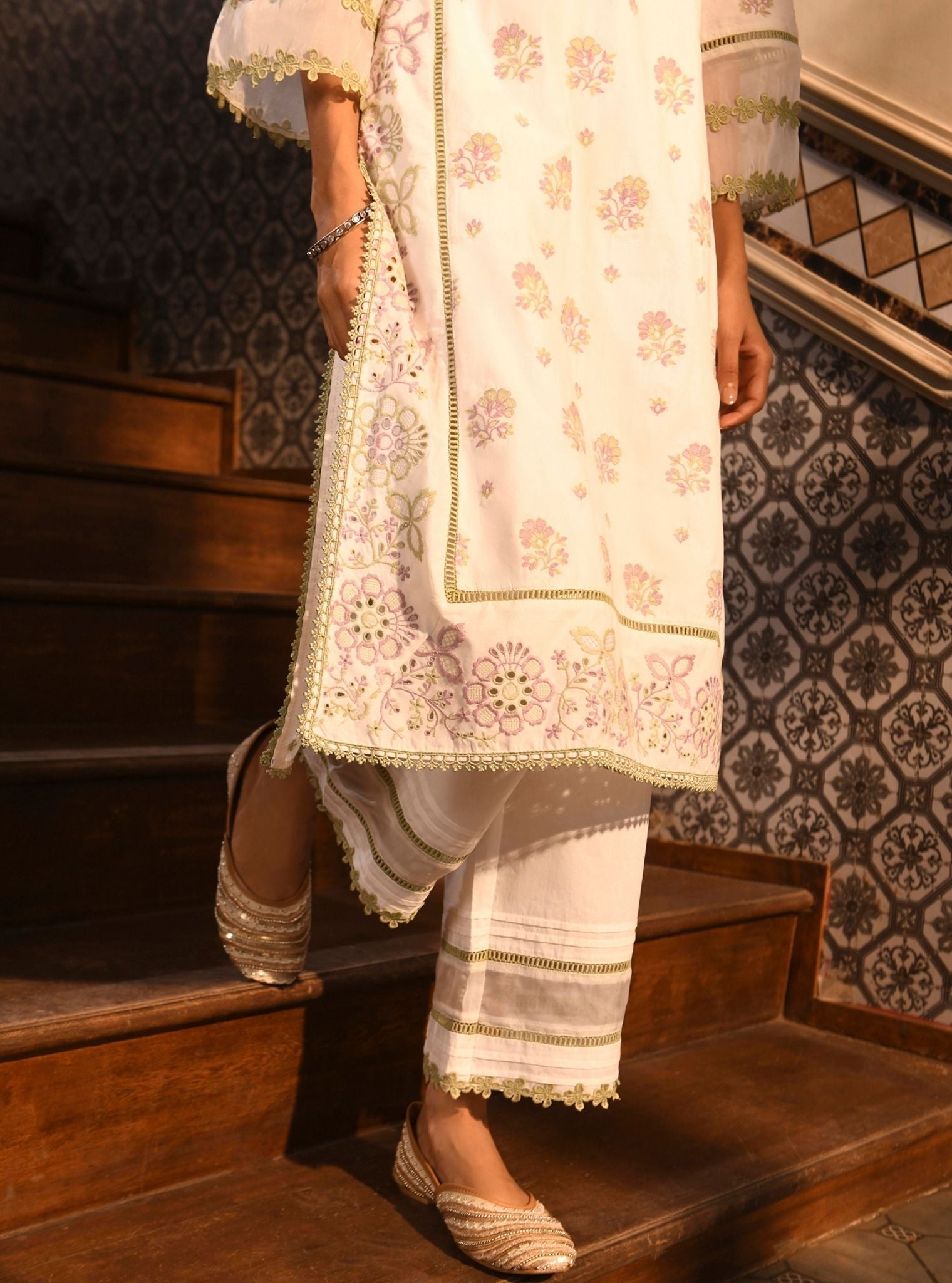 Mulmul Cotton Banu White Kurta With Mulmul Cotton Banu White Pant