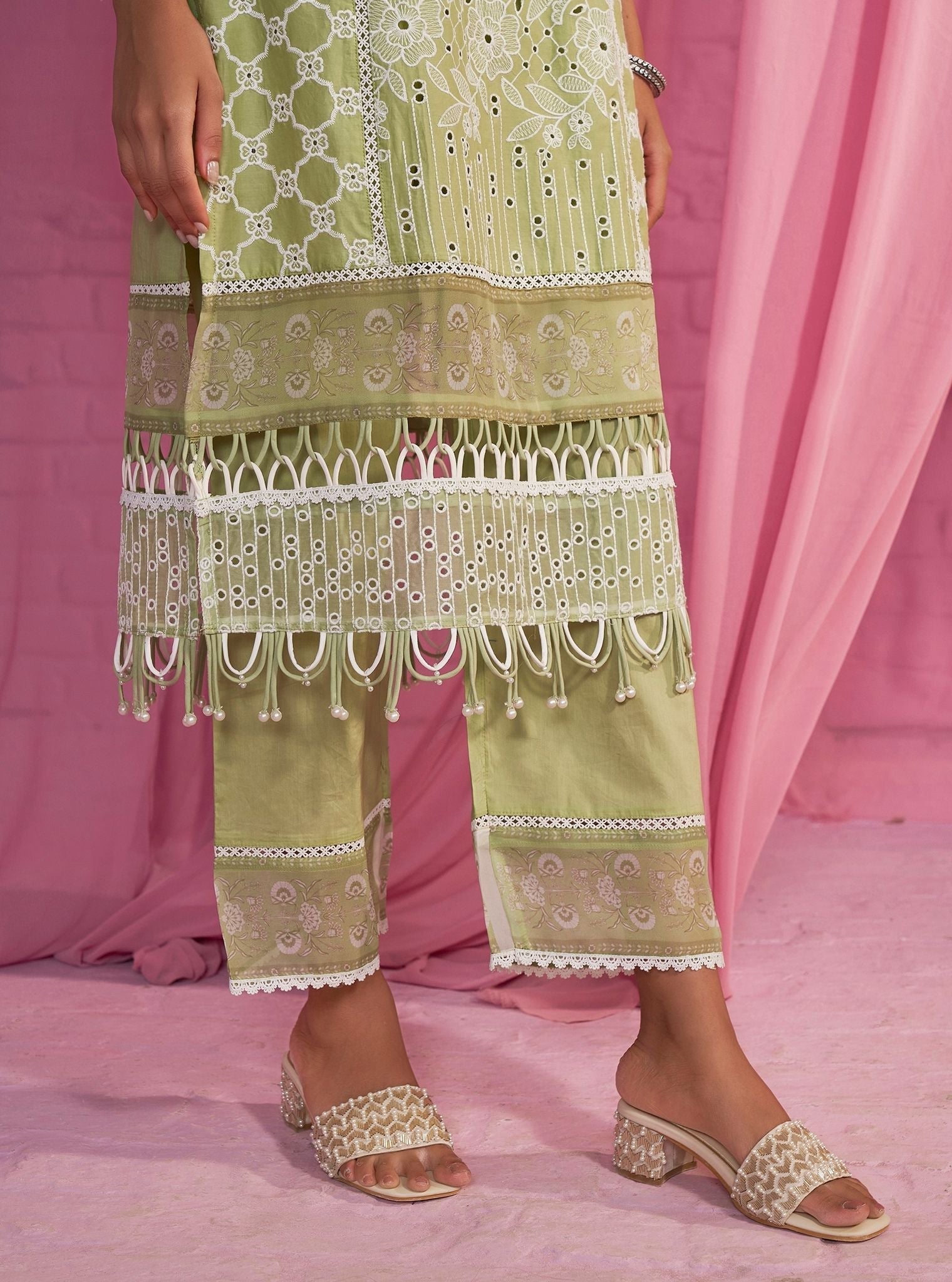 Mulmul Cotton Dhitya Light Green Kurta With Mulmul Cotton Dhitya Light Green Pant