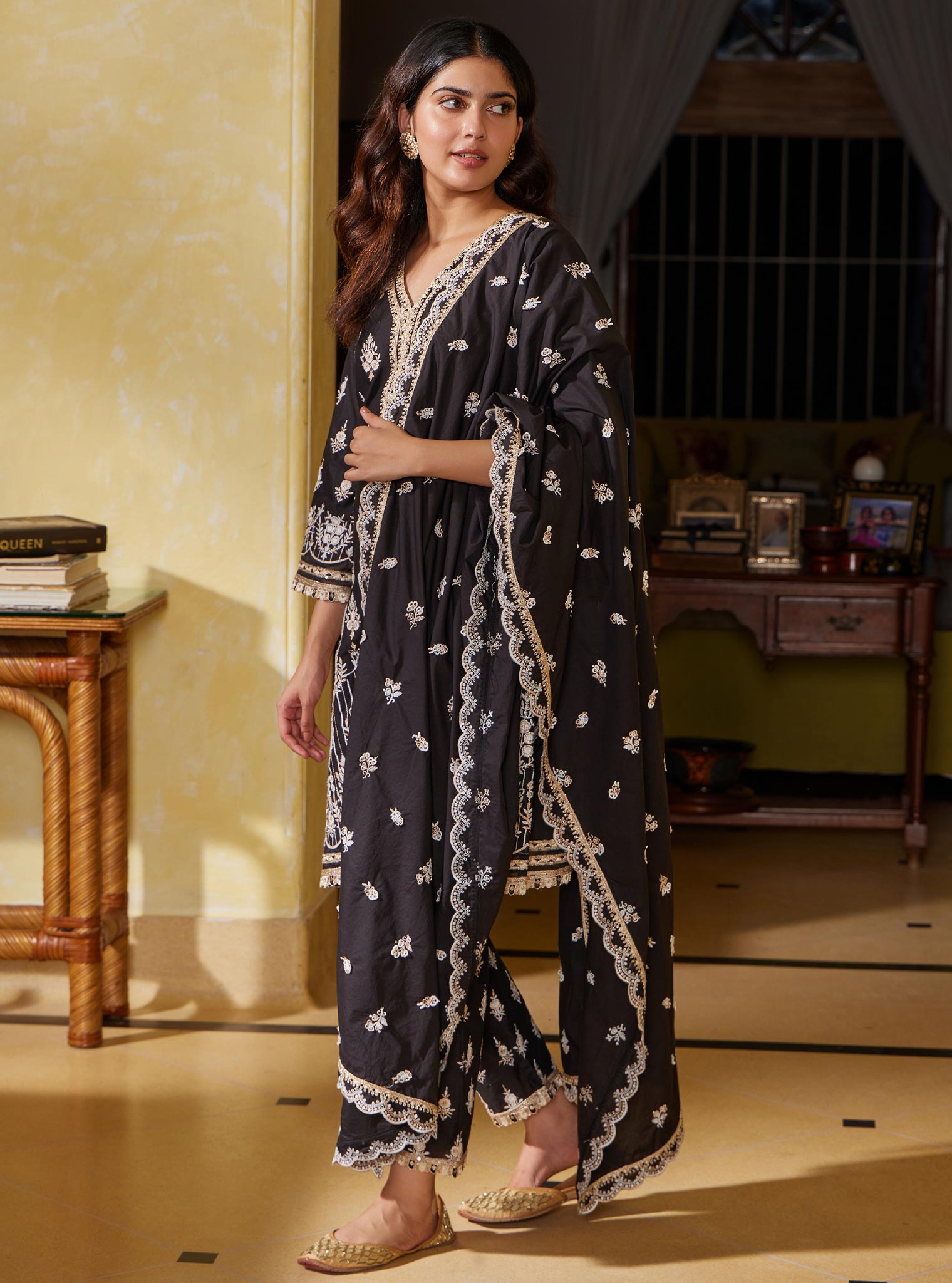 Mulmul Cotton Amaltas Black Kurta with Mulmul Cotton Amaltas Black Pant