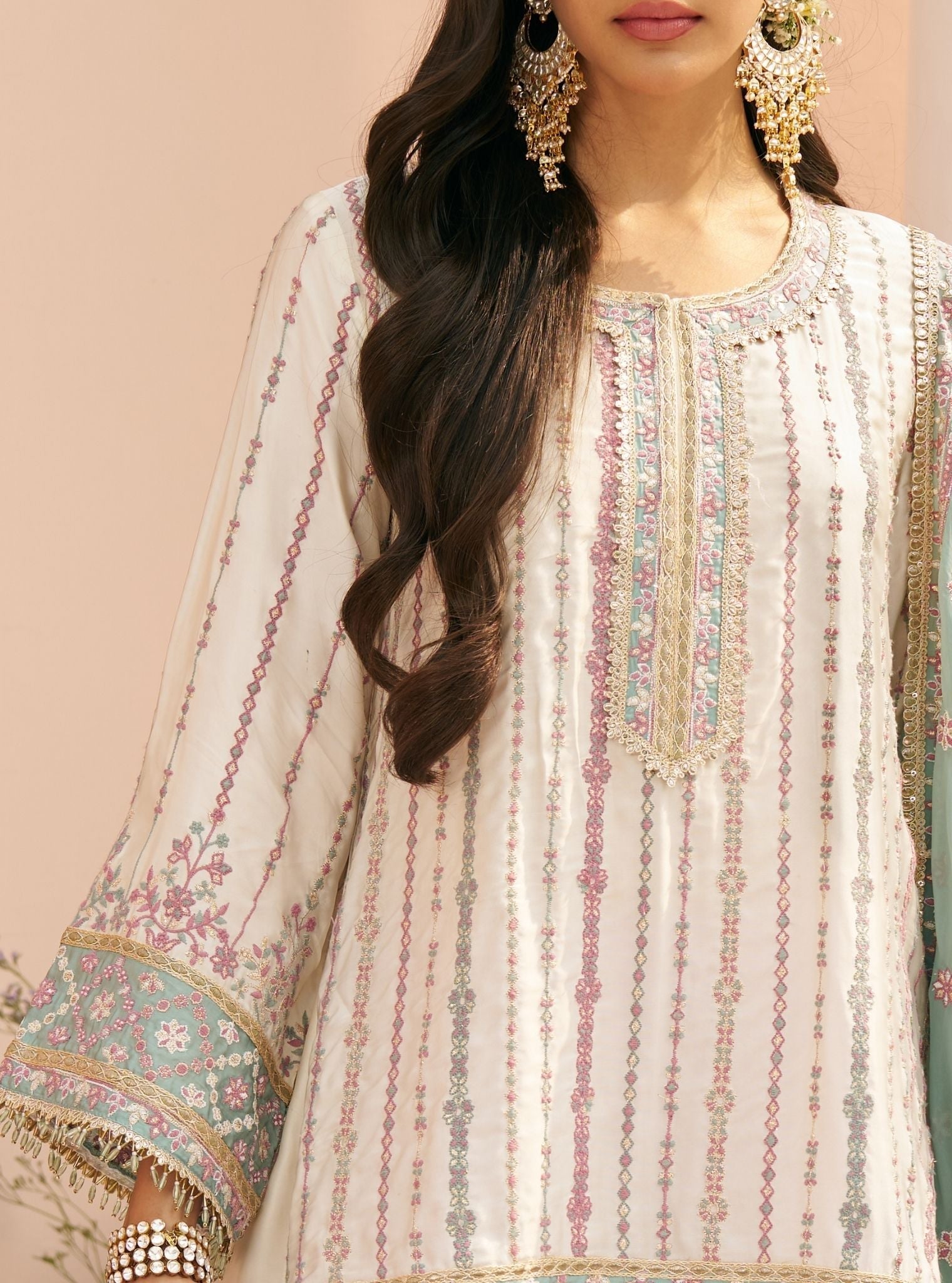 Jhumri Cupro Satin Off-white Kurta Set