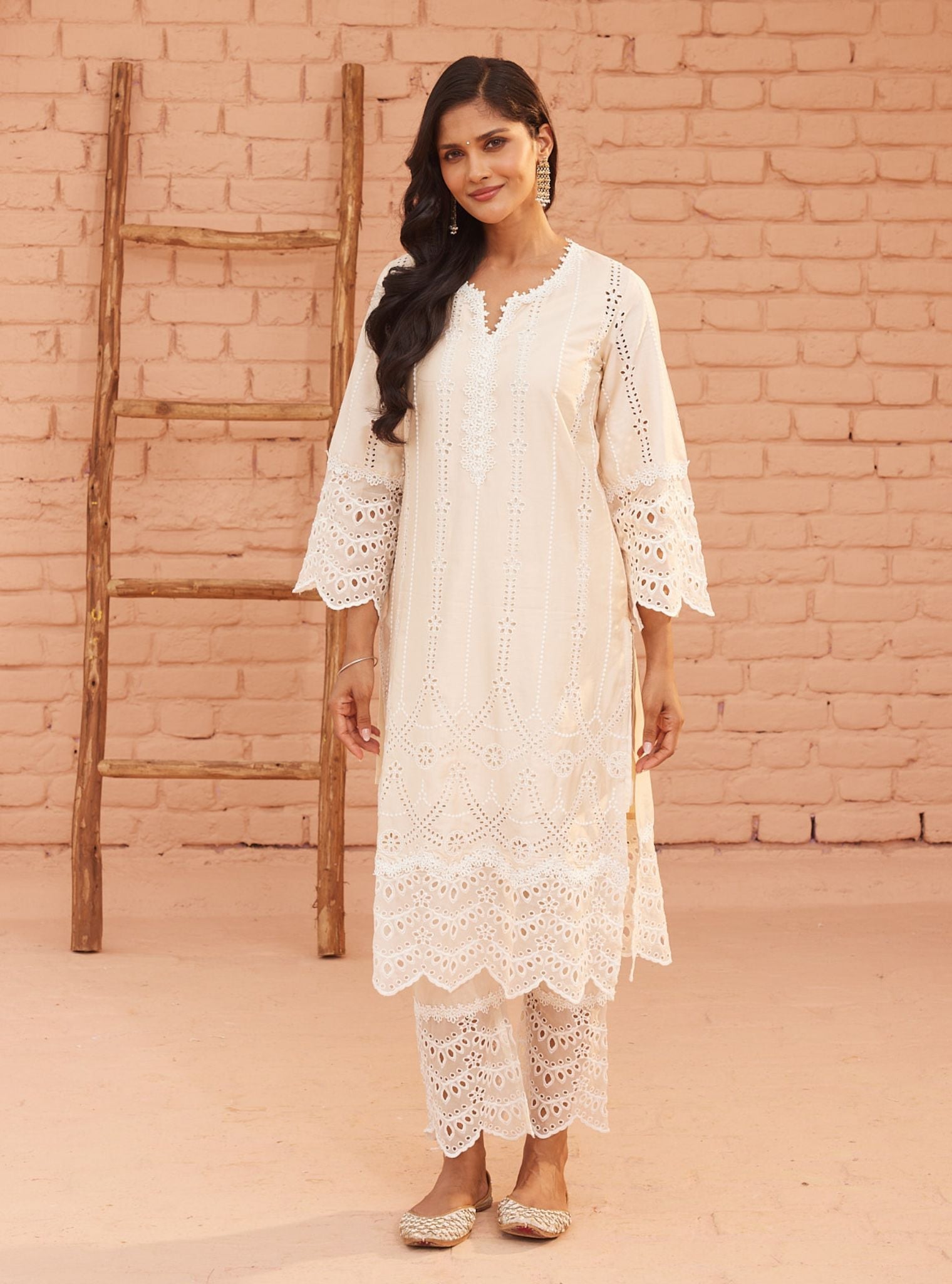 Mulmul Pima Vachi Off White Kurta with Mulmul Pima Vachi Off White Pant