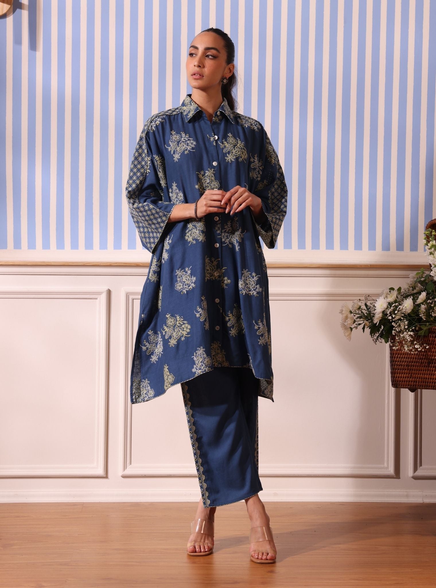 Mulmul Linen Gema Navy Kurta With Mulmul Linen Gema Navy Pant