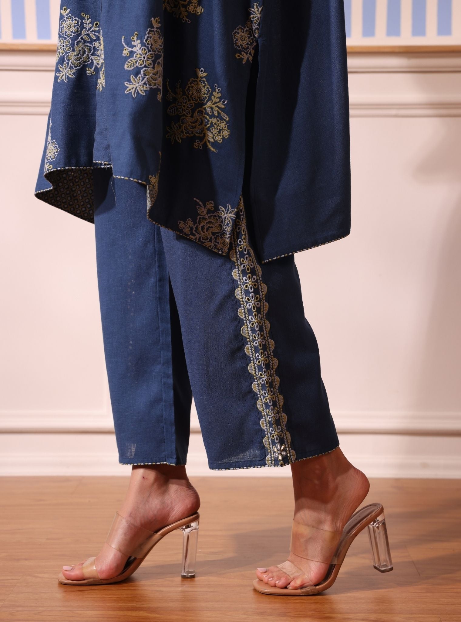 Mulmul Linen Gema Navy Kurta With Mulmul Linen Gema Navy Pant