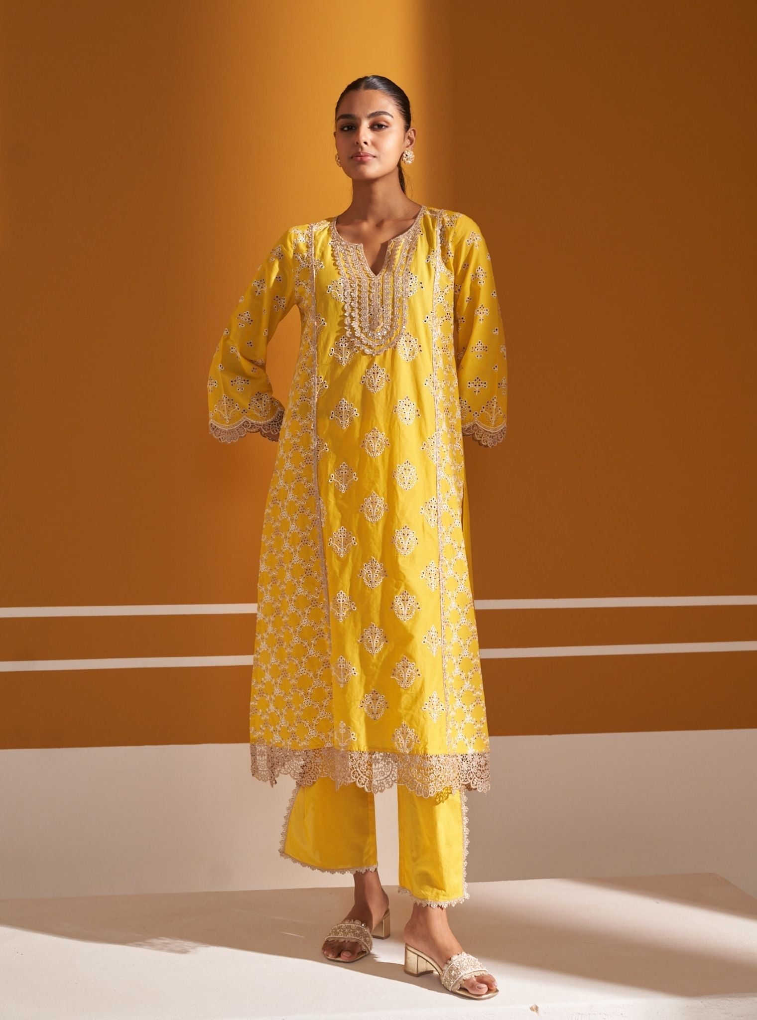 Mulmul Cotton Itsara Yellow Kurta With Mulmul Cotton Itsara Yellow Pant